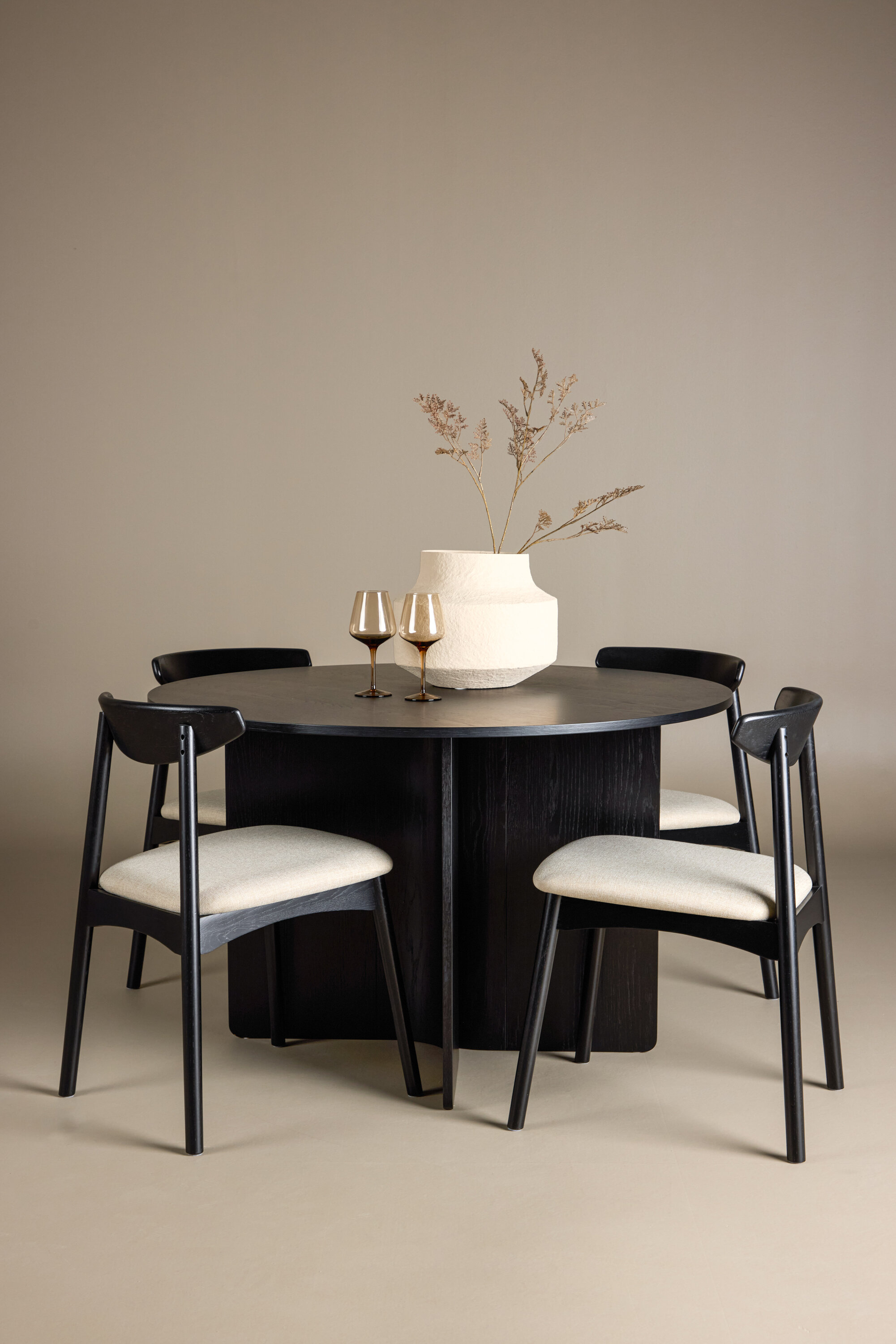 deLOHN Ven, Tyresö Kör alakú étkezőgarnitúra