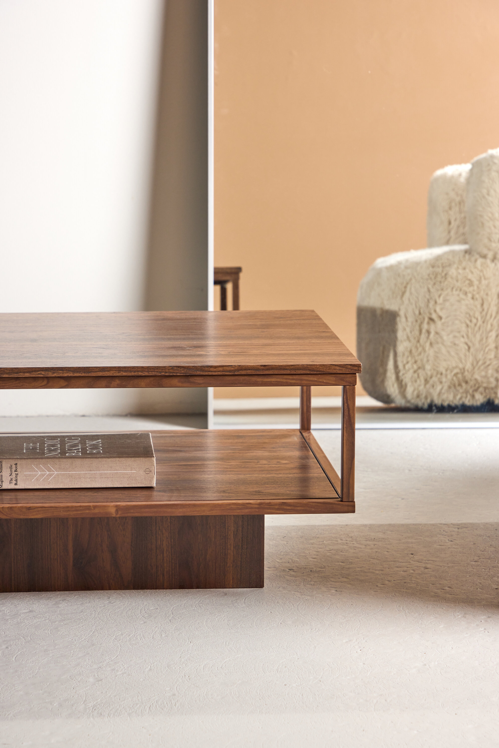 deLOHN Maglehem Dohányzóasztal