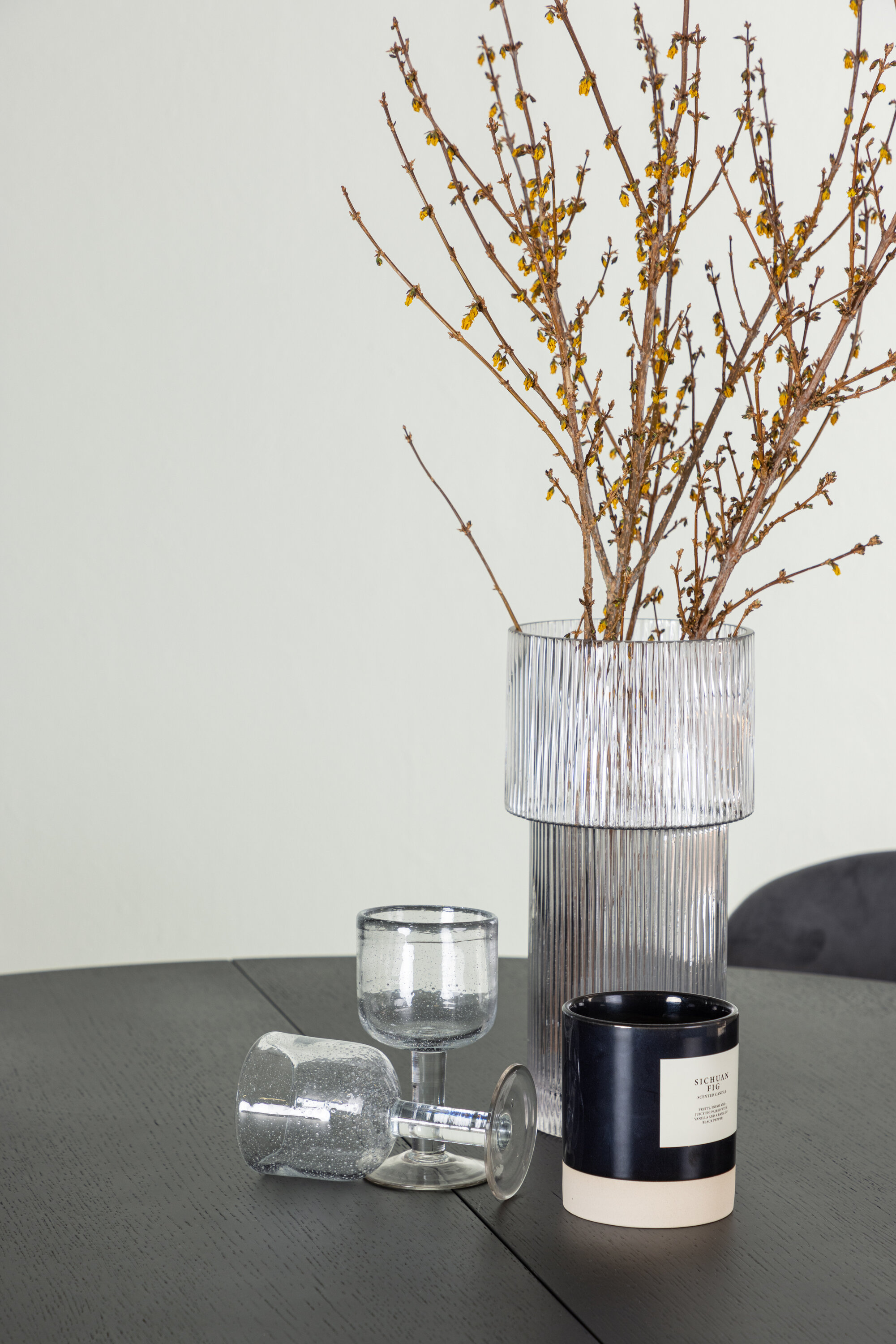 deLOHN Lilja Kör alakú étkezőgarnitúra deLOHN Lilja Kör alakú étkezőgarnitúra