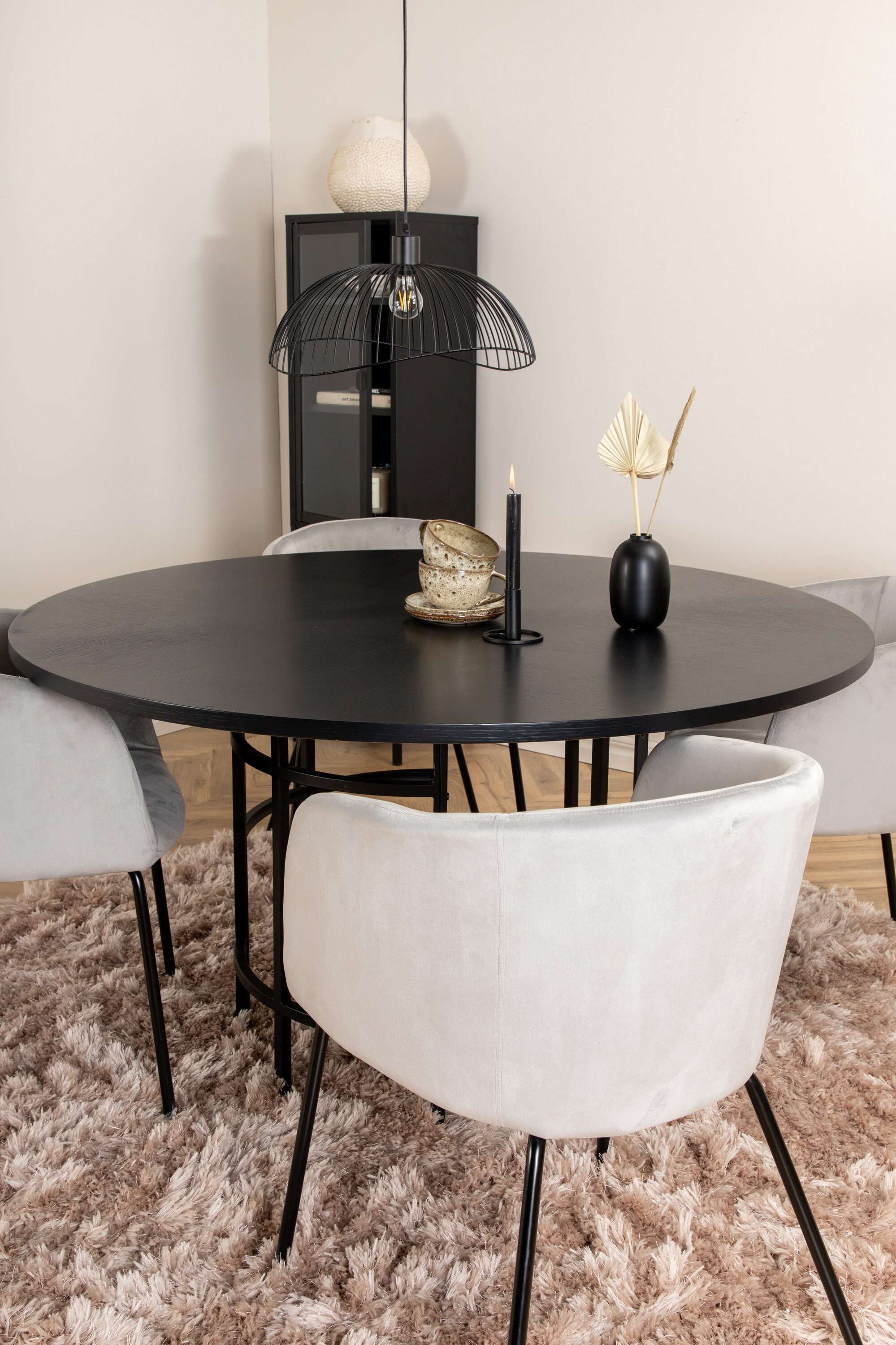 deLOHN Copenhagen, Berit Kör alakú étkezőgarnitúra deLOHN Copenhagen, Berit Kör alakú étkezőgarnitúra