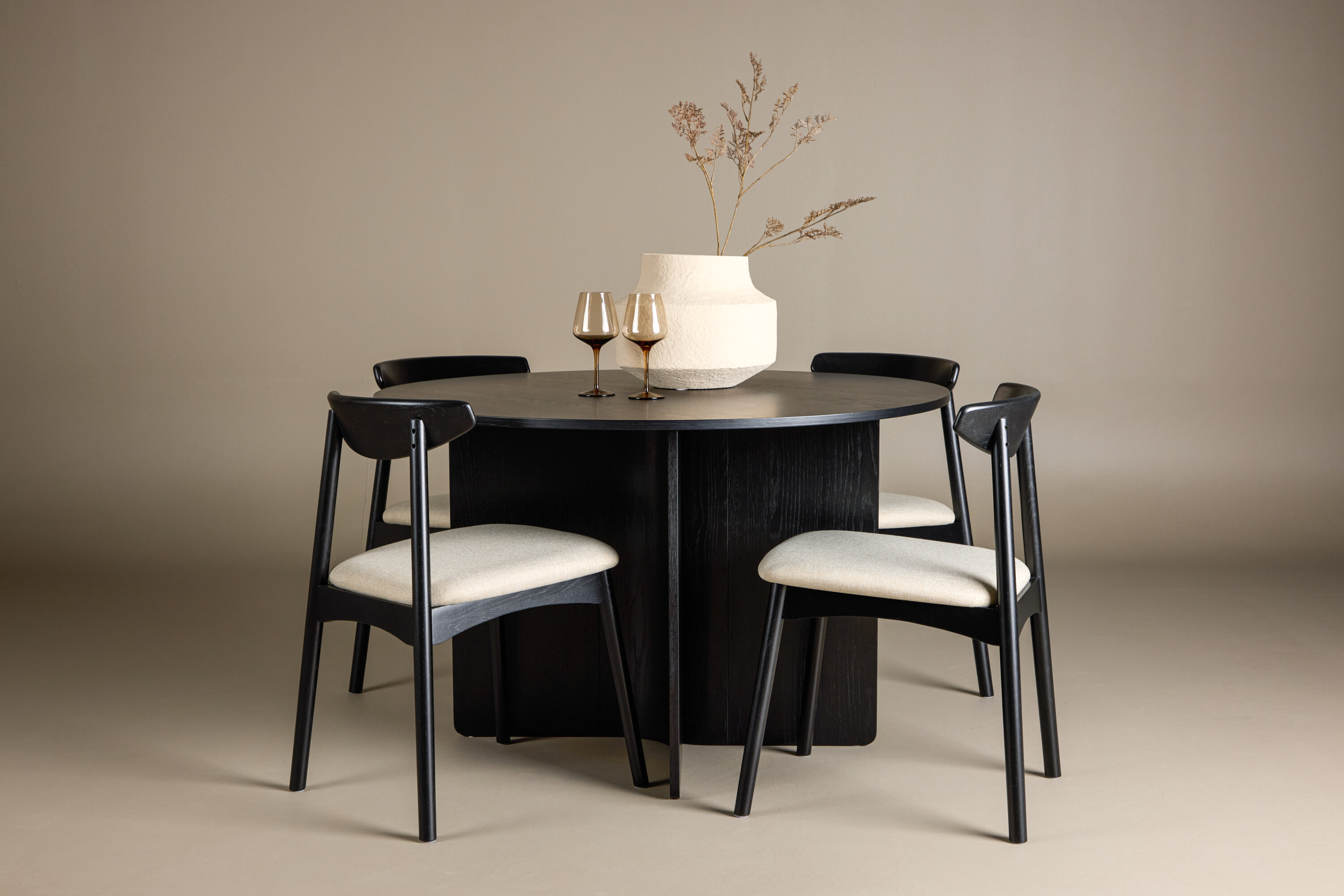 deLOHN Ven, Tyresö Kör alakú étkezőgarnitúra