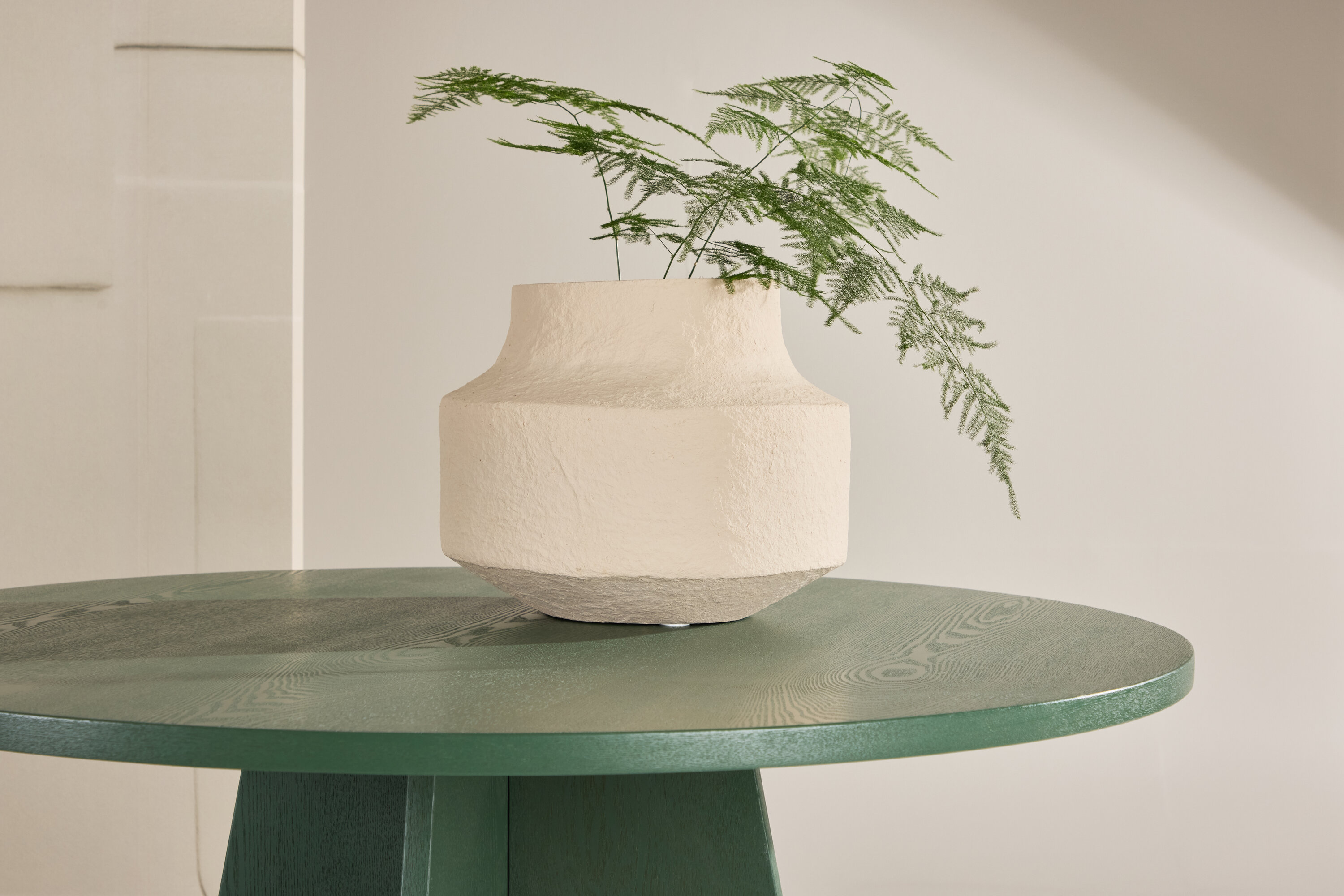 deLOHN Bootcut Kerek étkezőasztal