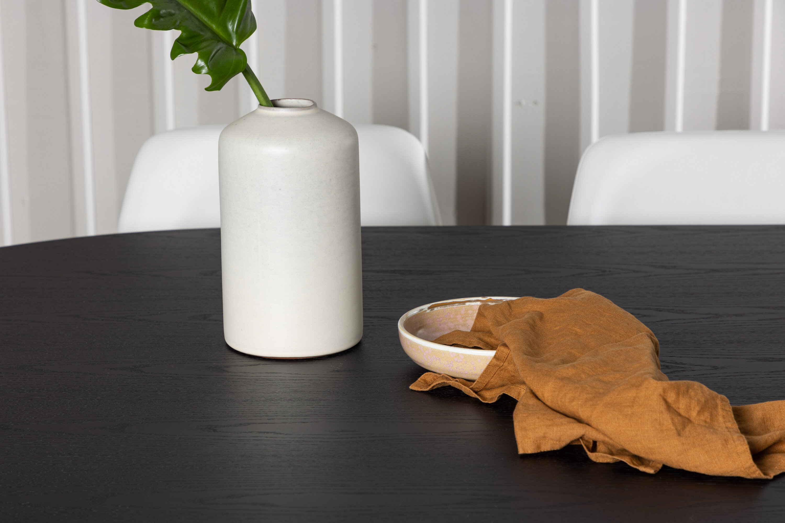 deLOHN Night Ovális étkezőgarnitúra