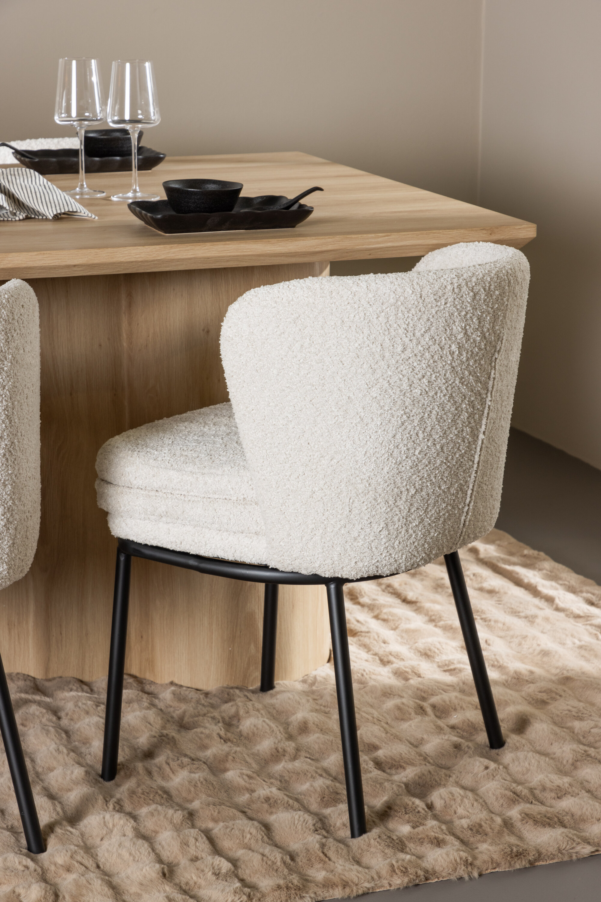 deLOHN Olivia, Agnes Téglalap alakú étkezőgarnitúra