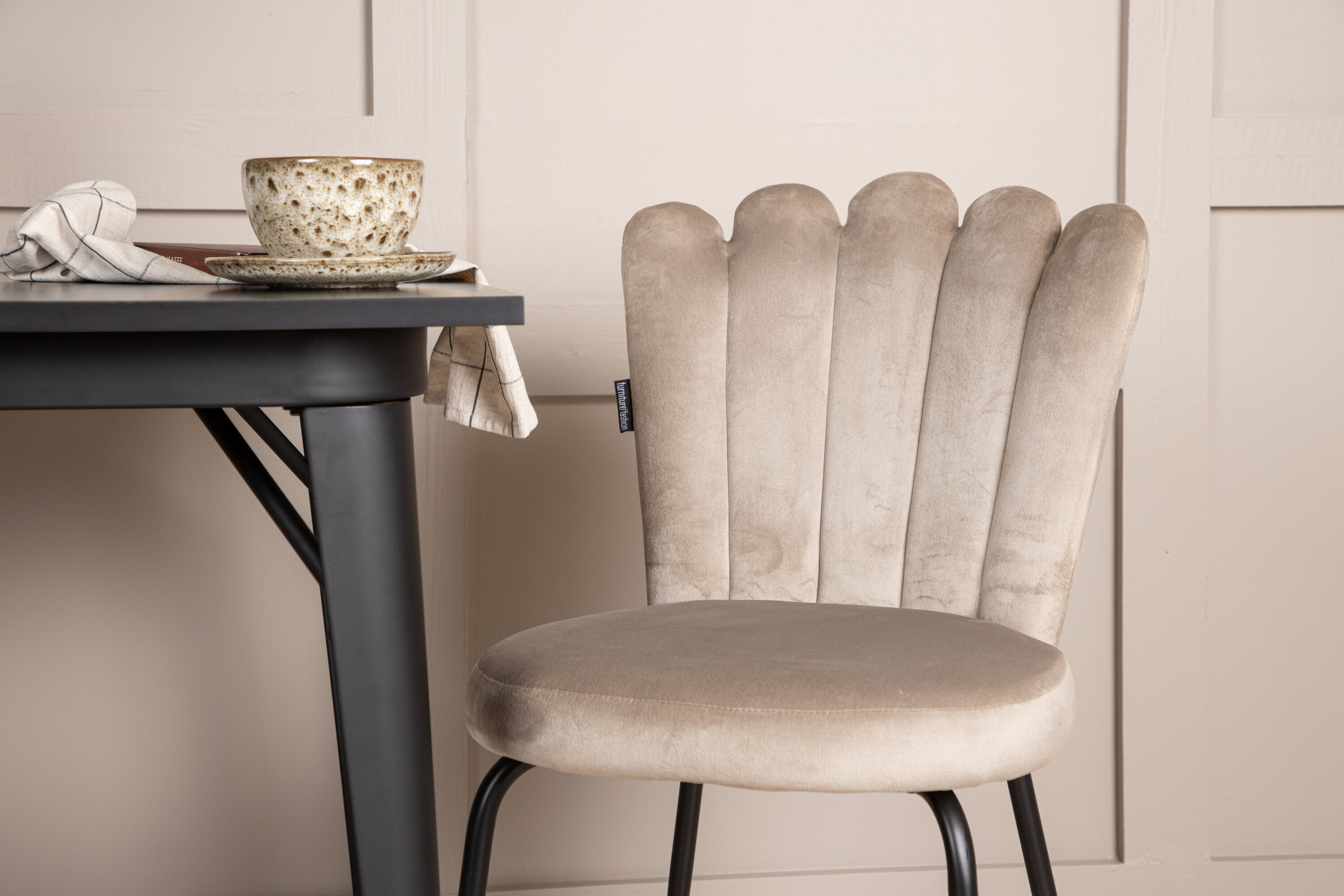 deLOHN Tempe, Limhamn Téglalap alakú étkezőgarnitúra