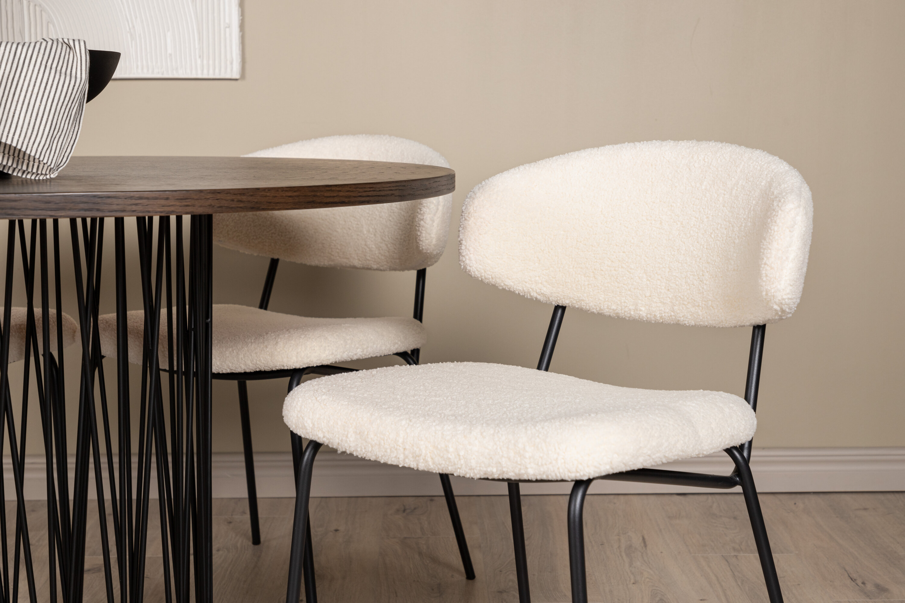 deLOHN Stone round, Chico Kör alakú étkezőgarnitúra