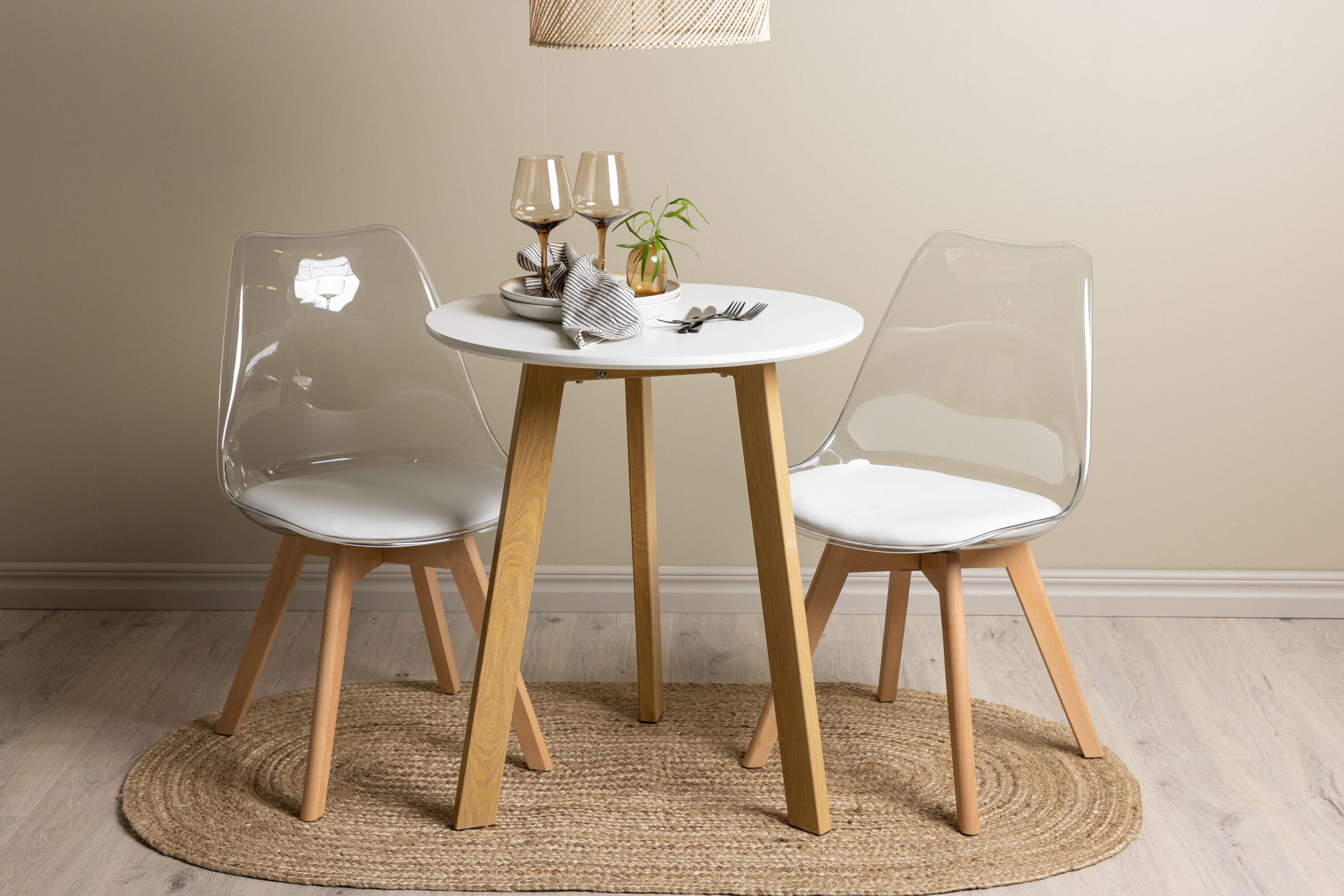 deLOHN Edvin Kör alakú étkezőgarnitúra deLOHN Edvin Kör alakú étkezőgarnitúra