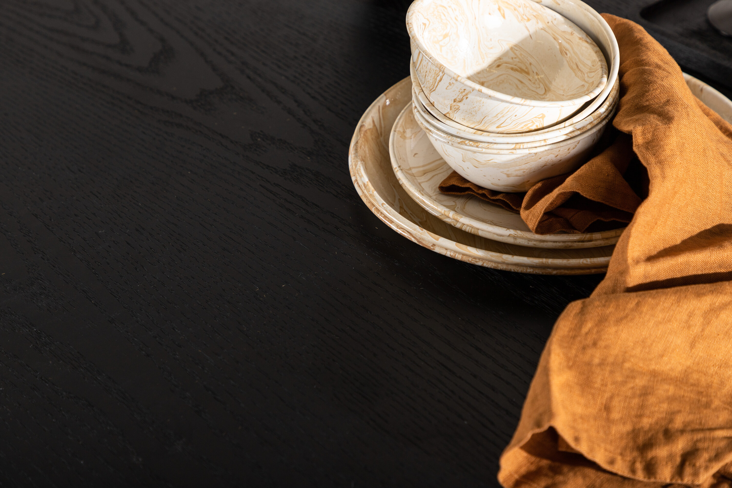 deLOHN Olivia Kerek étkezőasztal