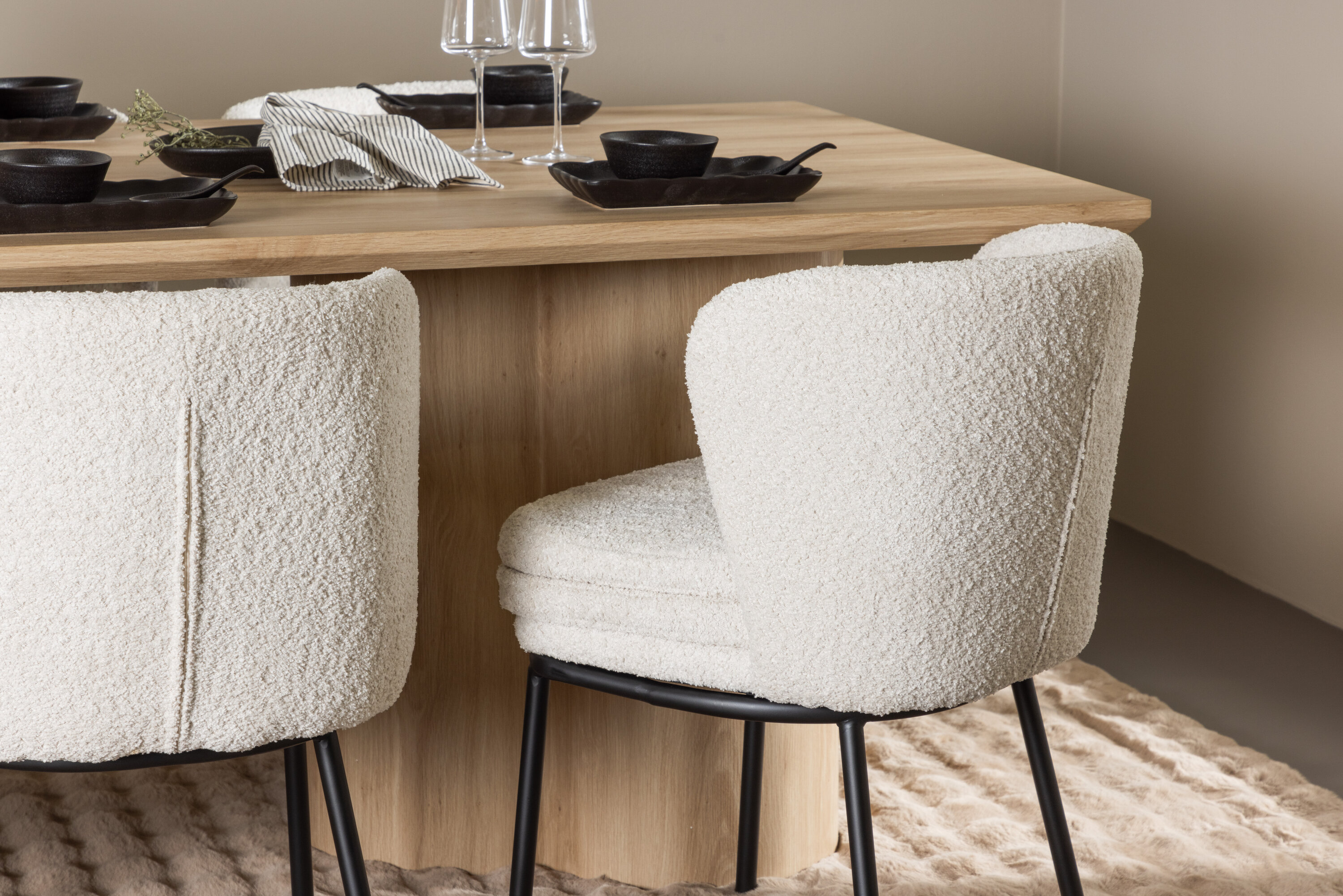 deLOHN Olivia, Agnes Téglalap alakú étkezőgarnitúra