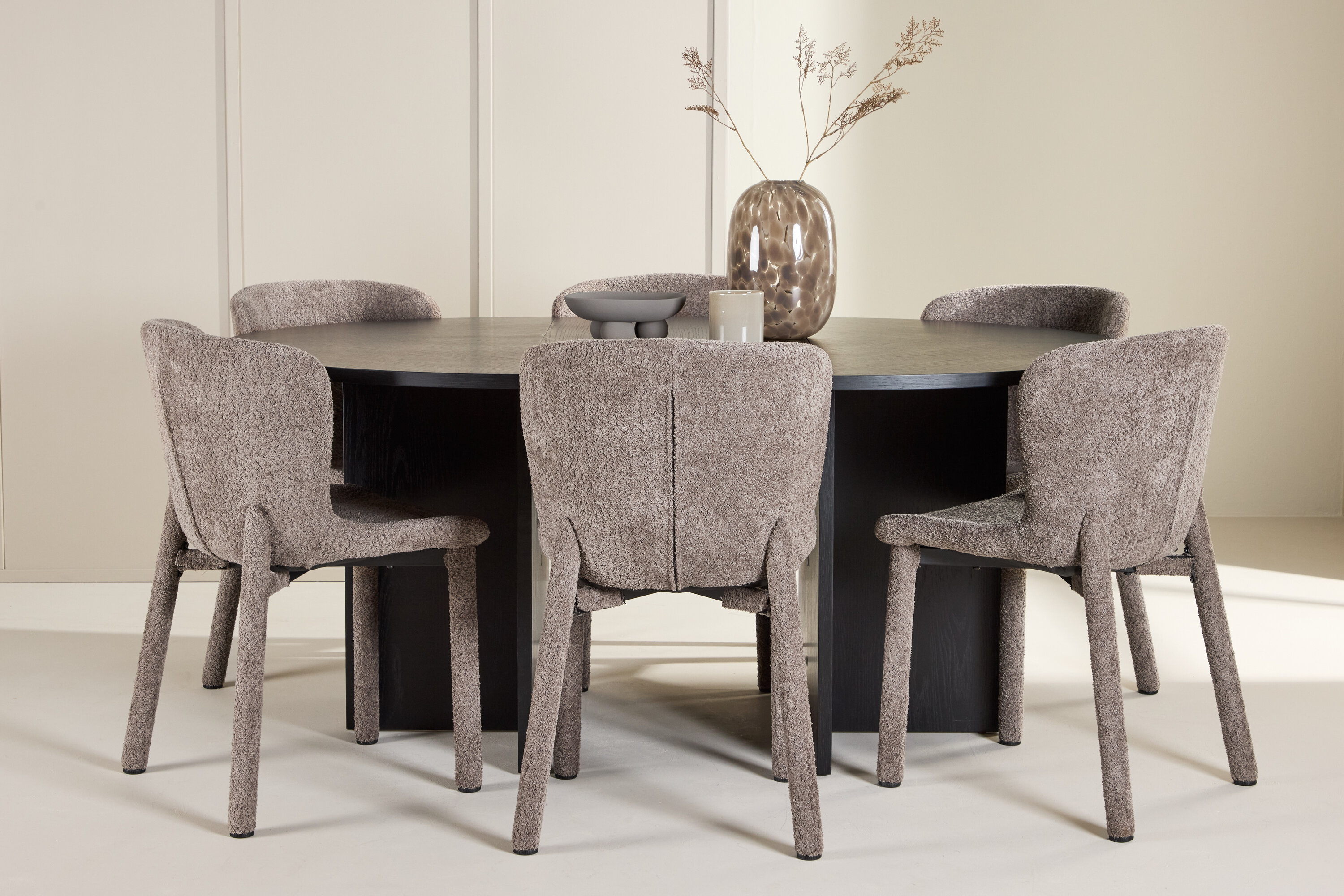 deLOHN Strada, Astoria Ovális étkezőgarnitúra deLOHN Strada, Astoria Ovális étkezőgarnitúra