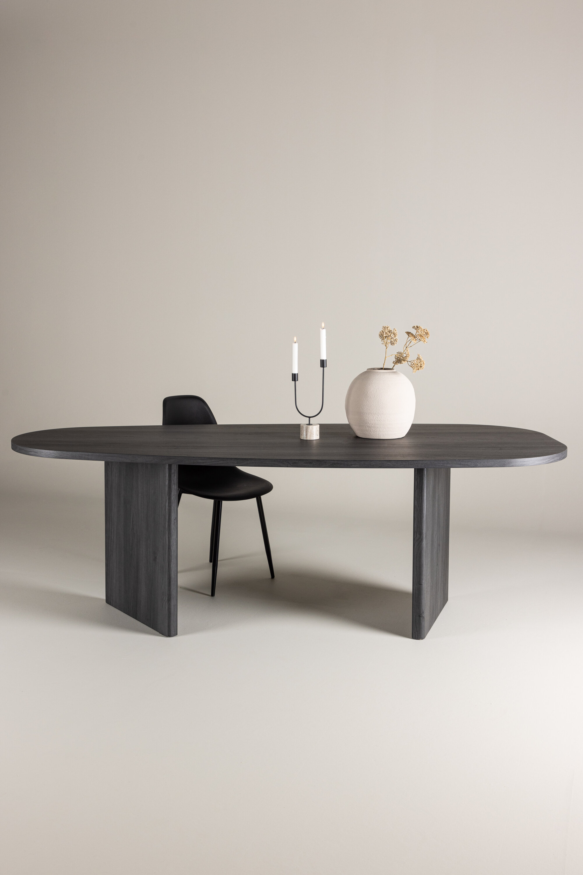 deLOHN Grönvik Ovális étkezőasztal deLOHN Grönvik Ovális étkezőasztal