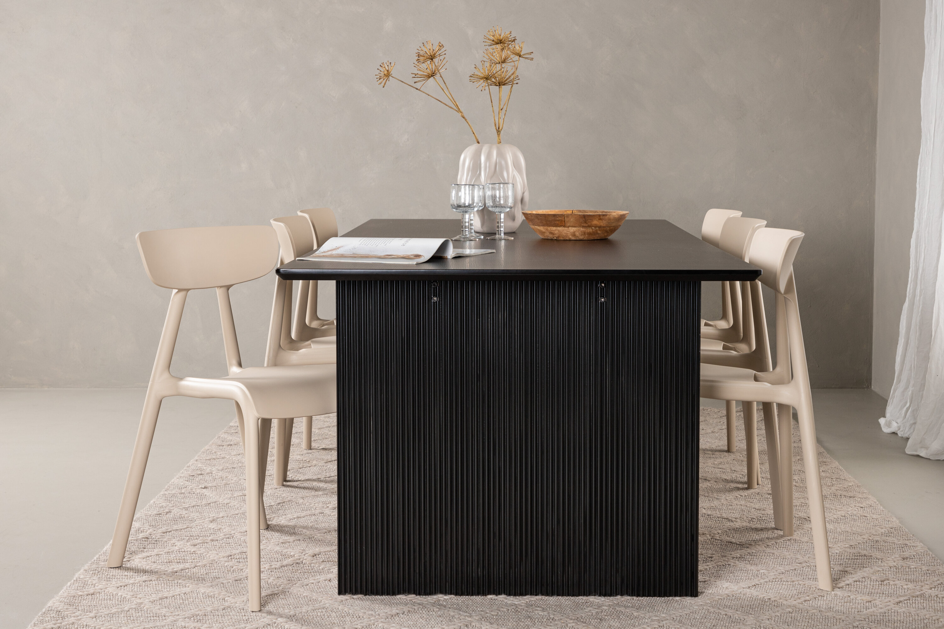 deLOHN Vail, Ursholmen Téglalap alakú étkezőgarnitúra