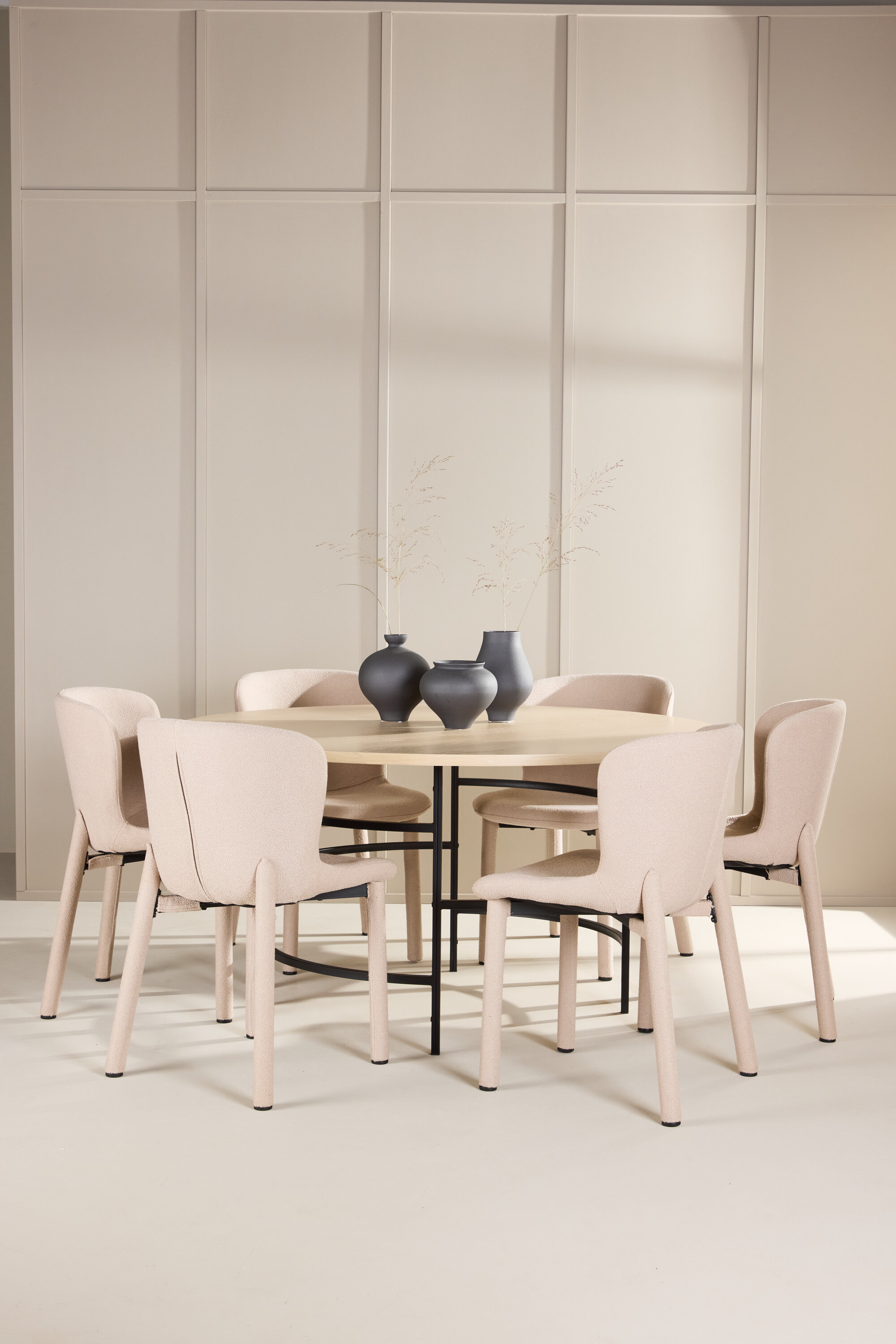 deLOHN Copenhagen, Astoria Kör alakú étkezőgarnitúra