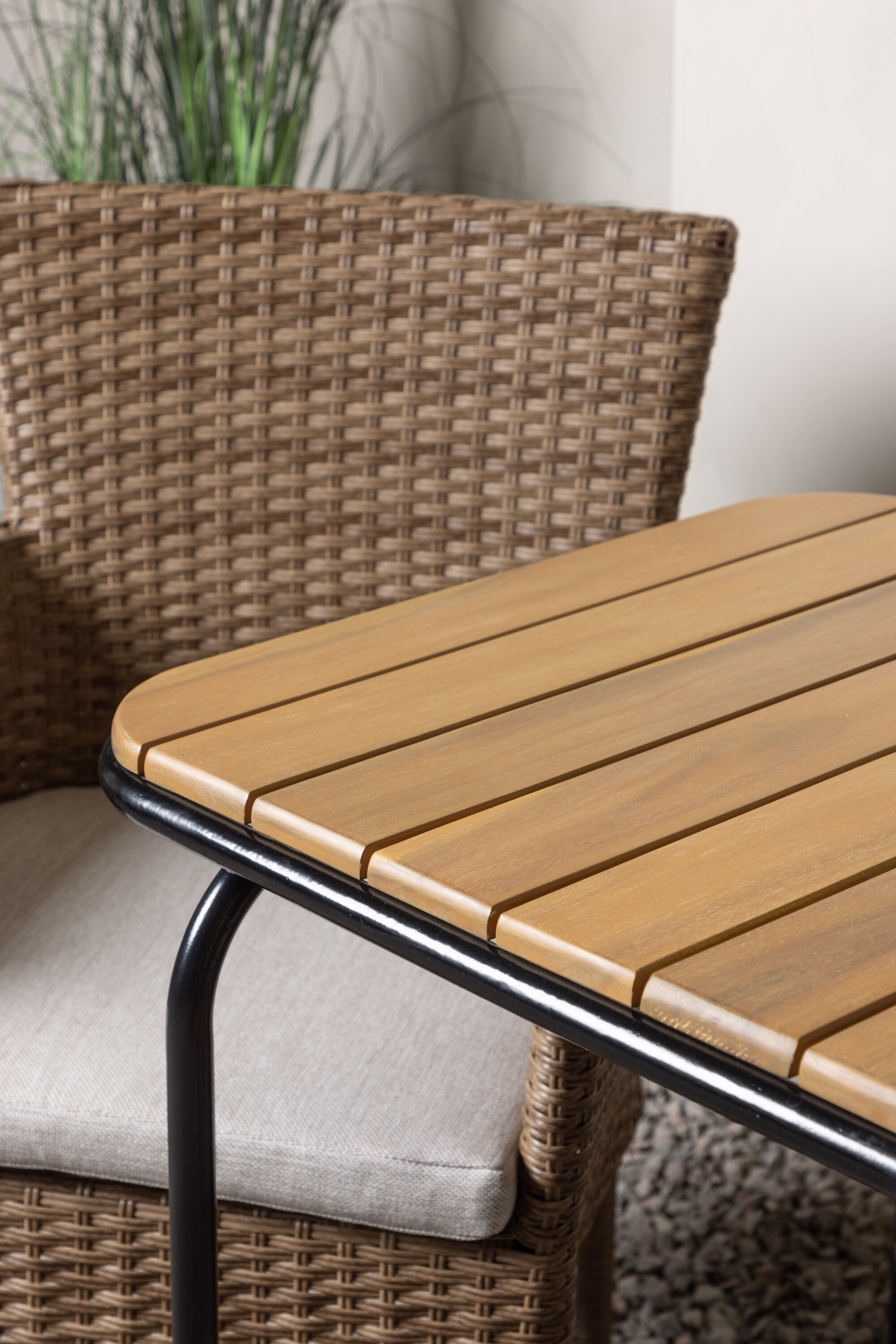 deLOHN Holmbeck, Malina Étkezőgarnitúra