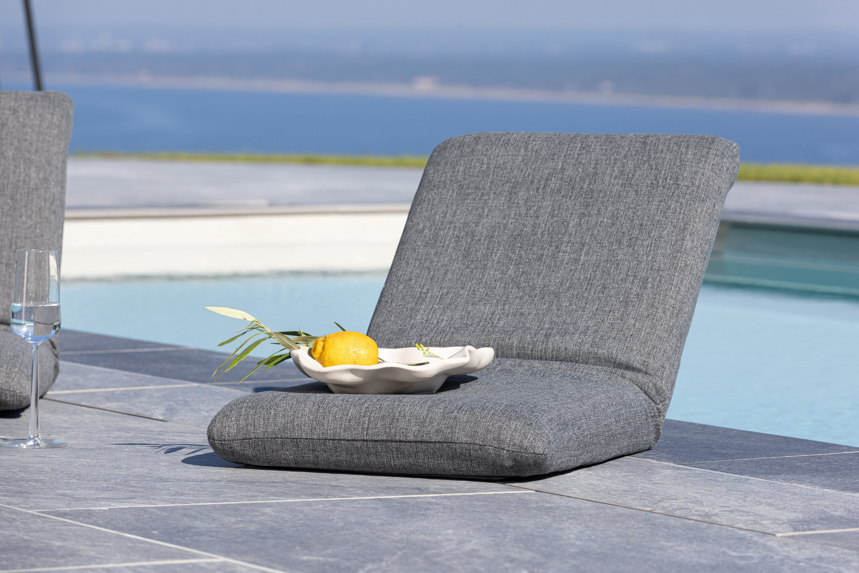 deLOHN Trond Napozóágy