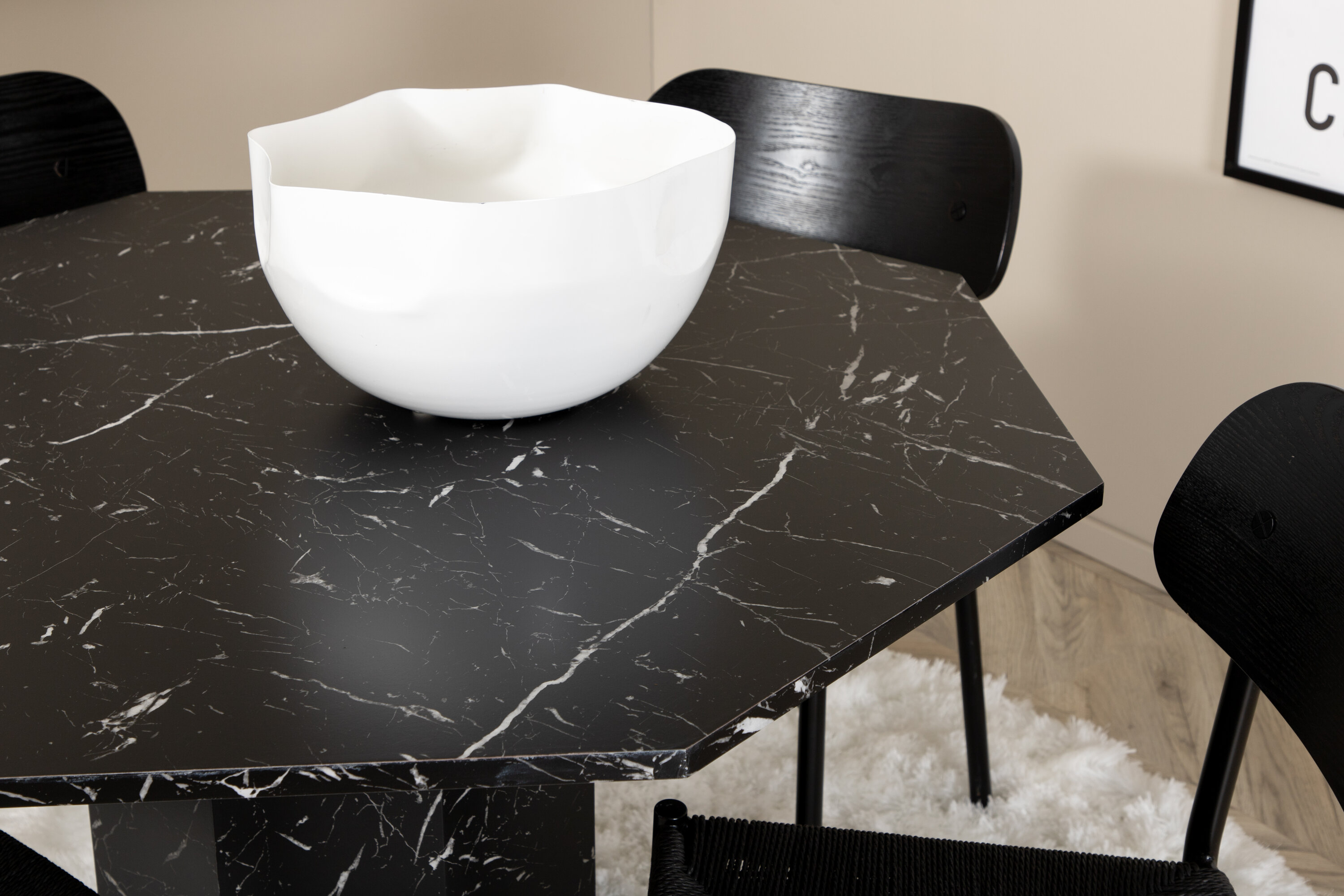 deLOHN Polly, Marbs Kör alakú étkezőgarnitúra