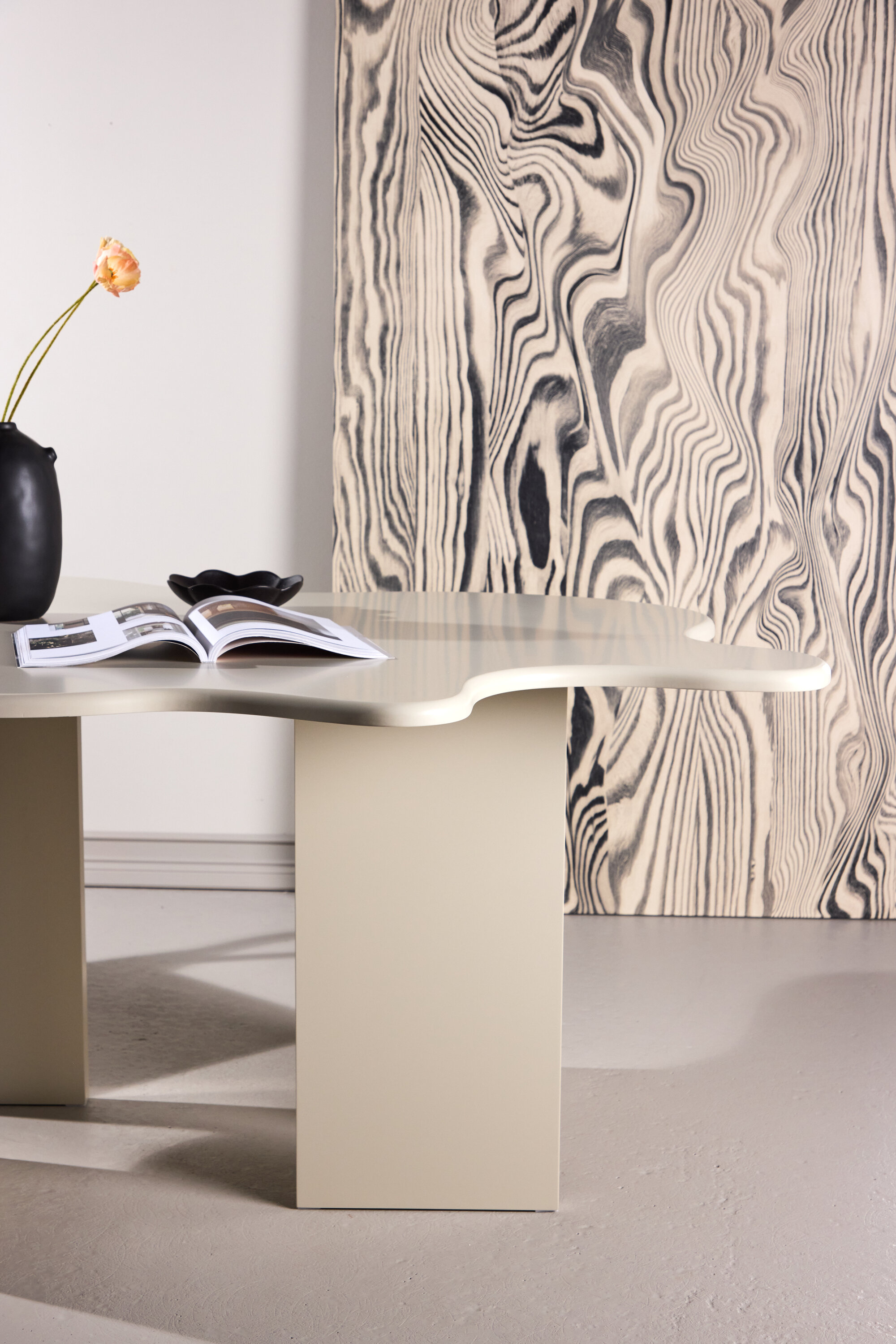 deLOHN Flower Ovális étkezőasztal