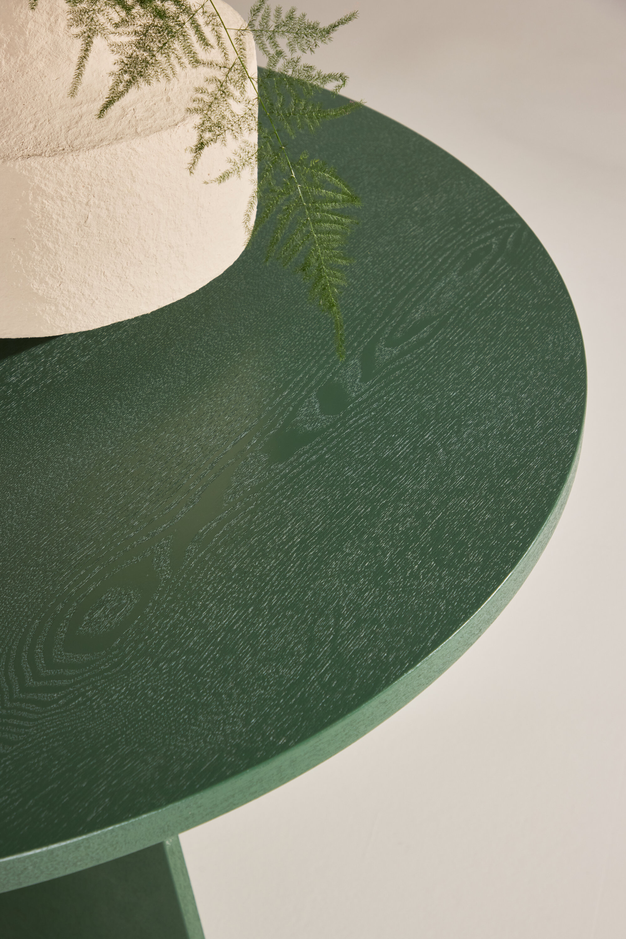 deLOHN Bootcut Kerek étkezőasztal