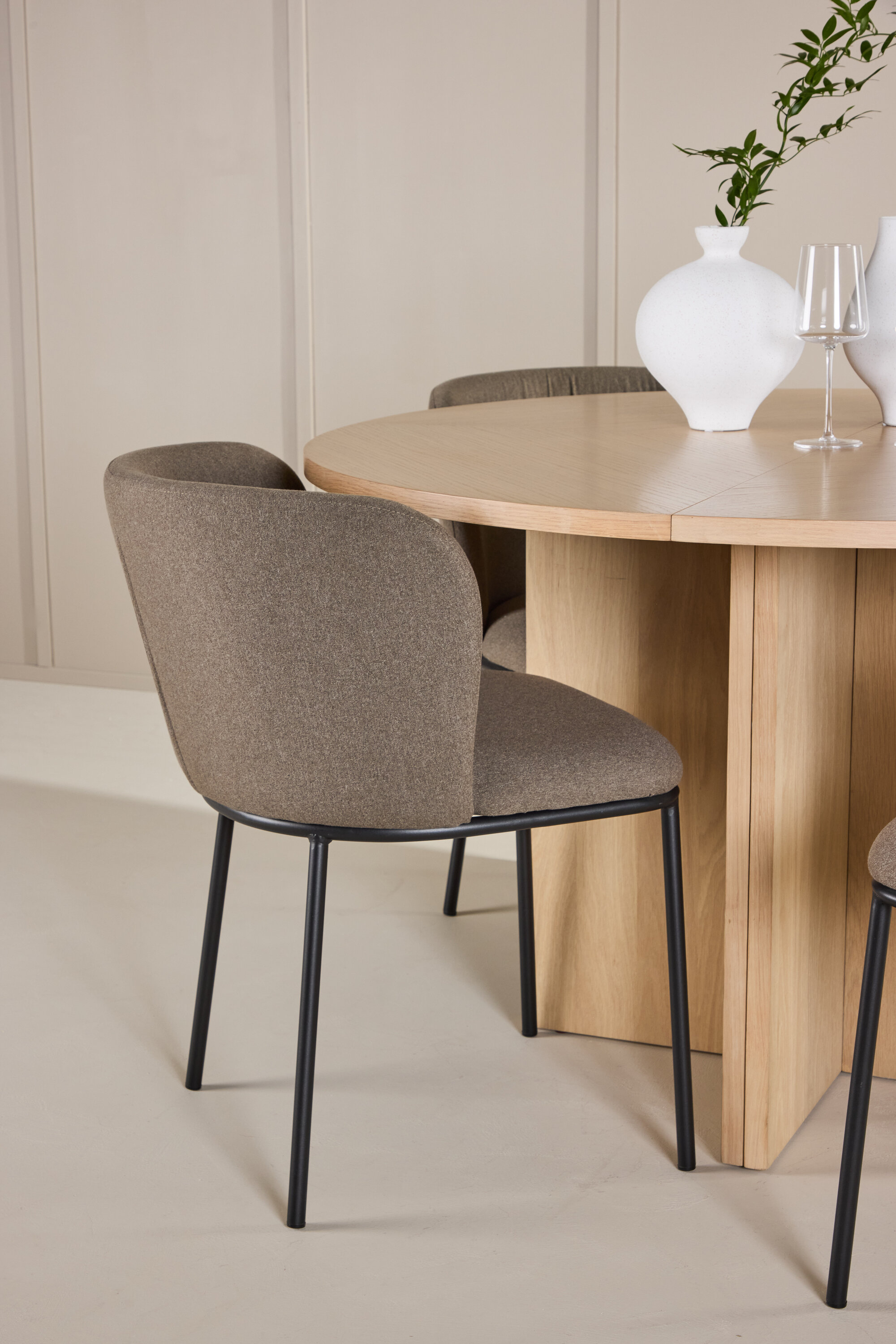 deLOHN Strada, Edina Ovális étkezőgarnitúra deLOHN Strada, Edina Ovális étkezőgarnitúra