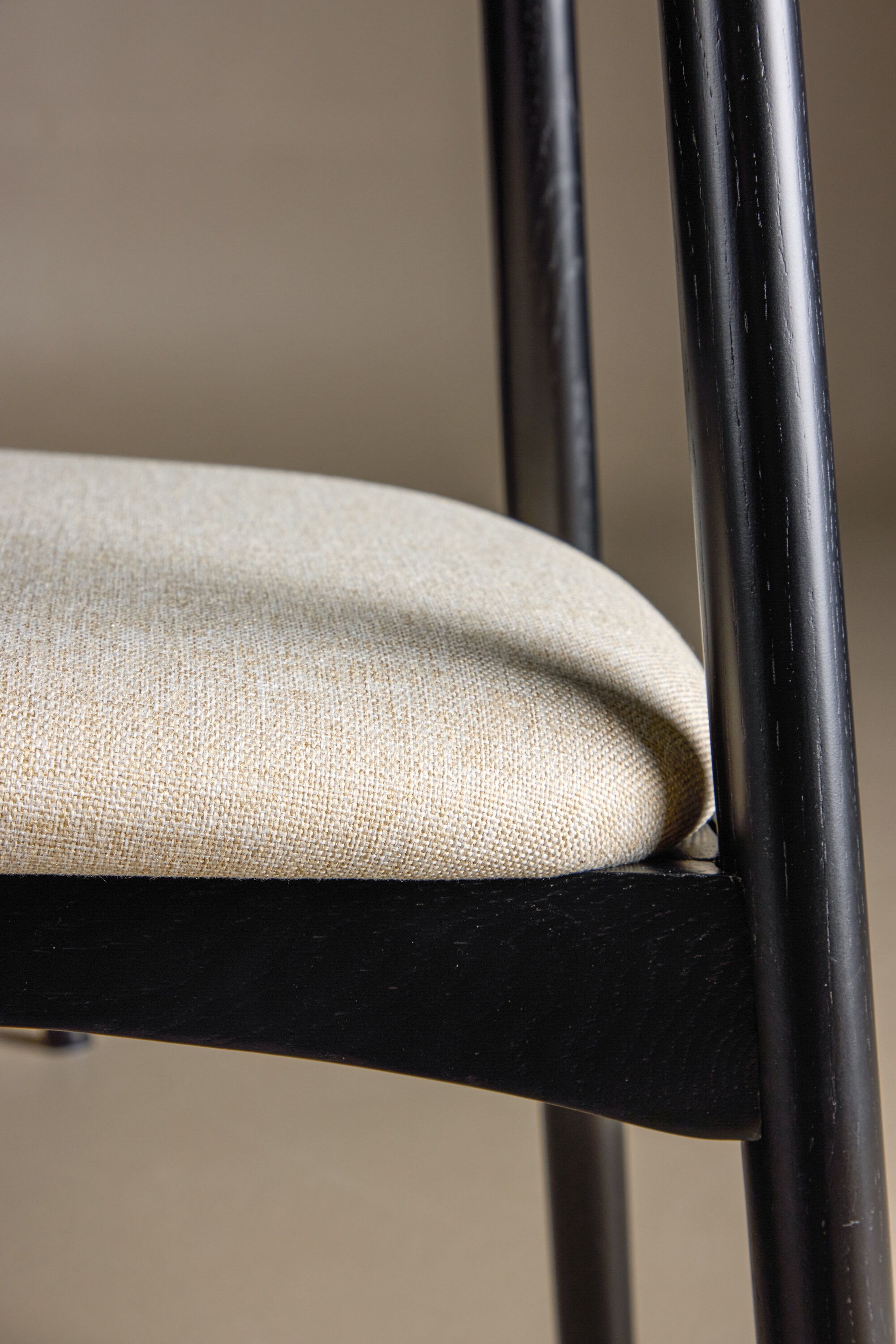 deLOHN Ven, Tyresö Kör alakú étkezőgarnitúra