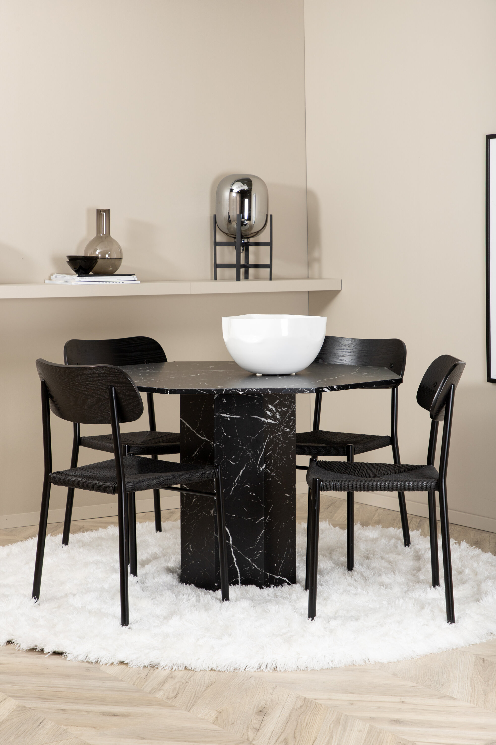 deLOHN Polly, Marbs Kör alakú étkezőgarnitúra