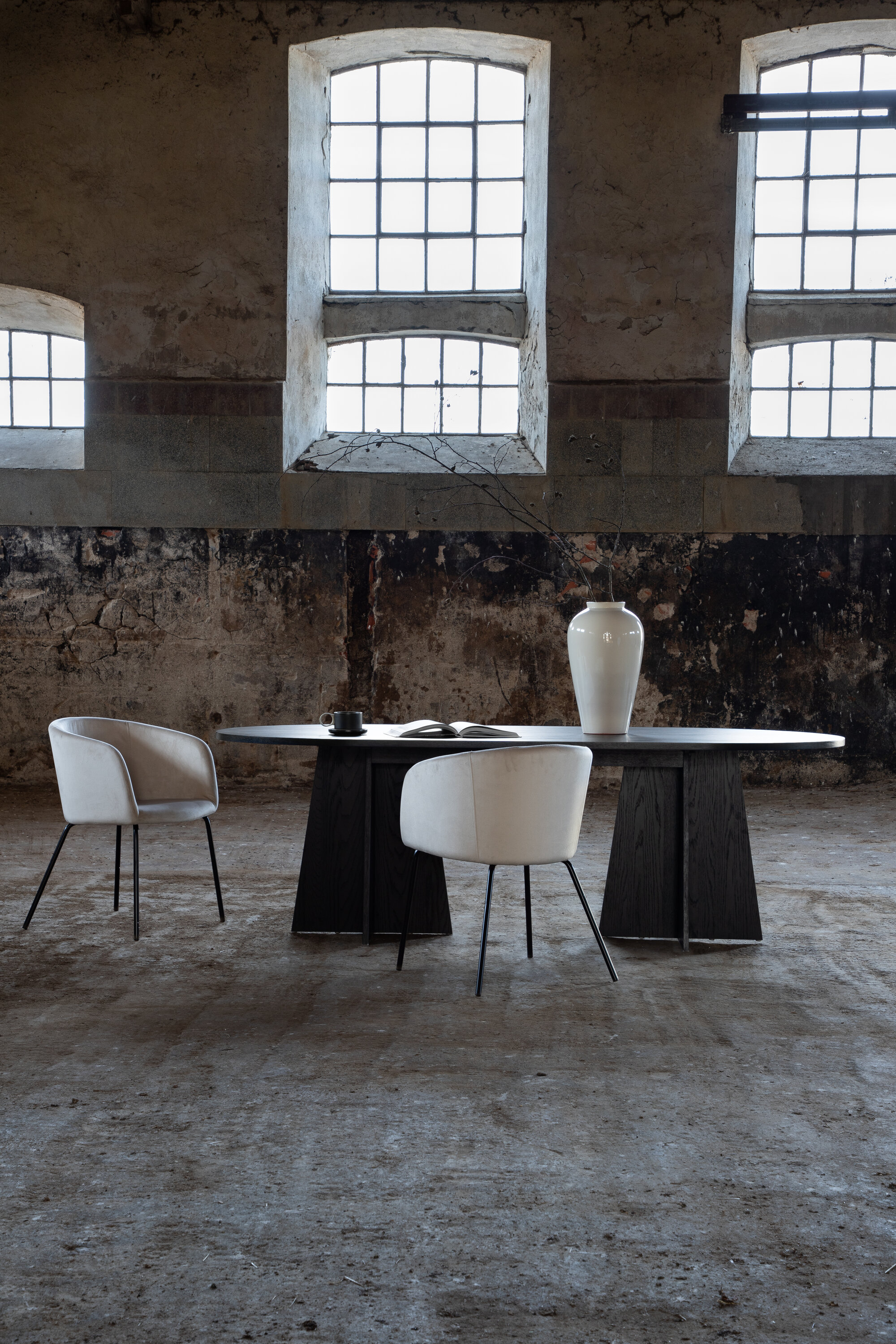 deLOHN Bootcut Ovális étkezőasztal