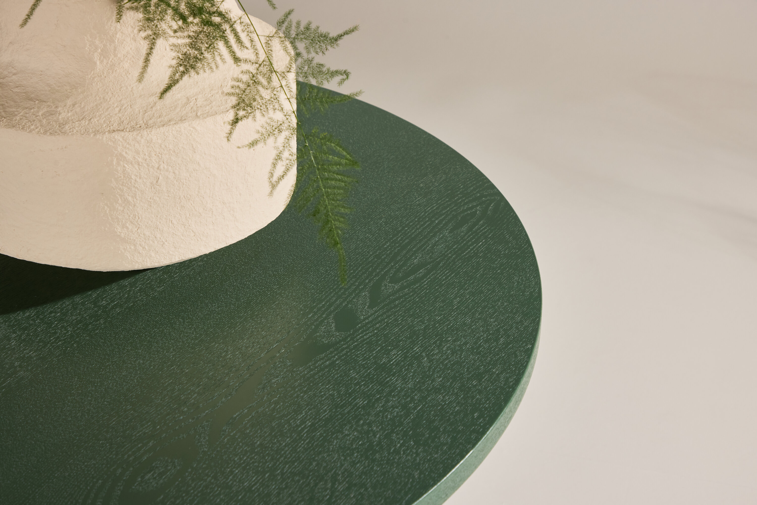 deLOHN Bootcut Kerek étkezőasztal