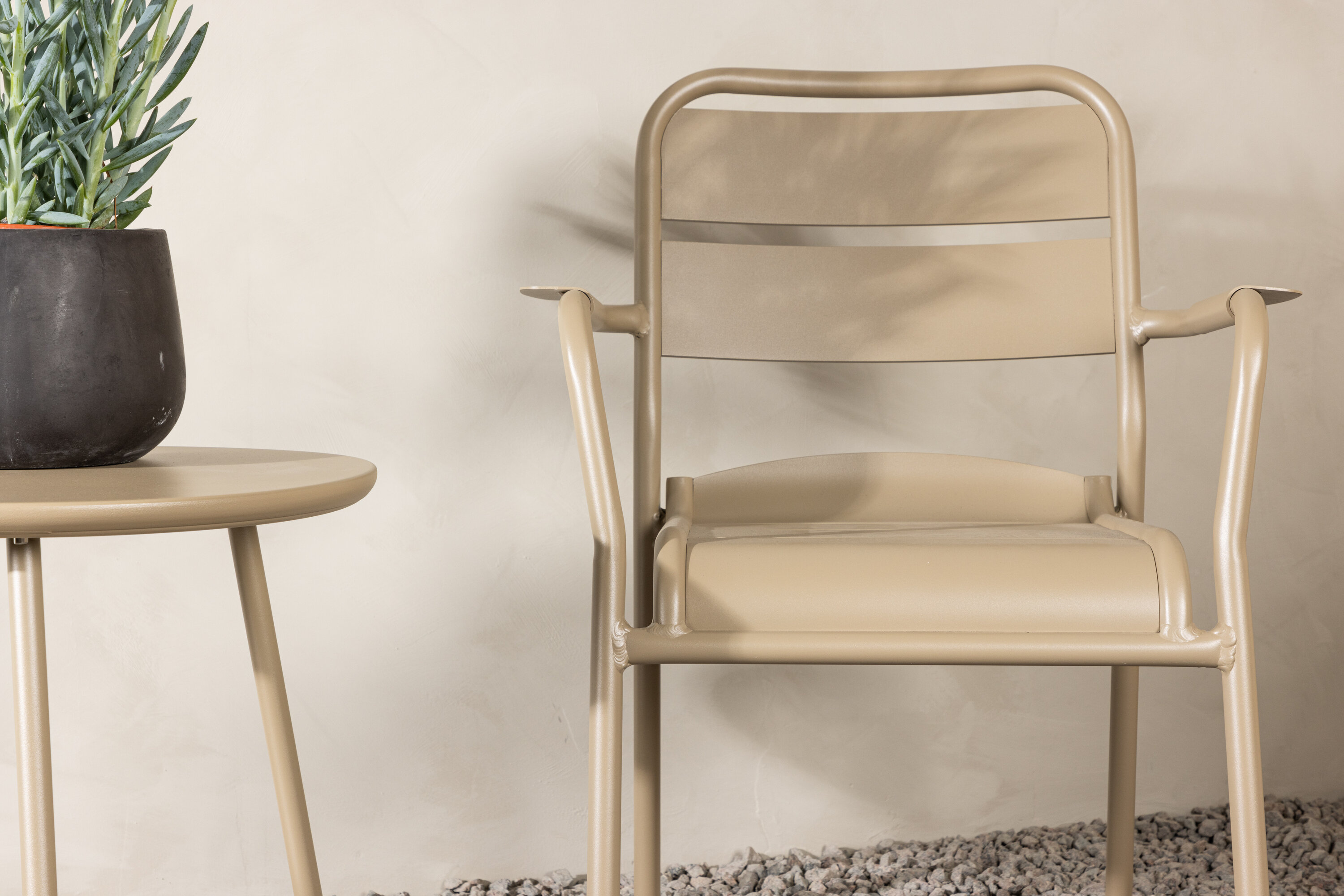 deLOHN Faro Kávéházi garnitúra