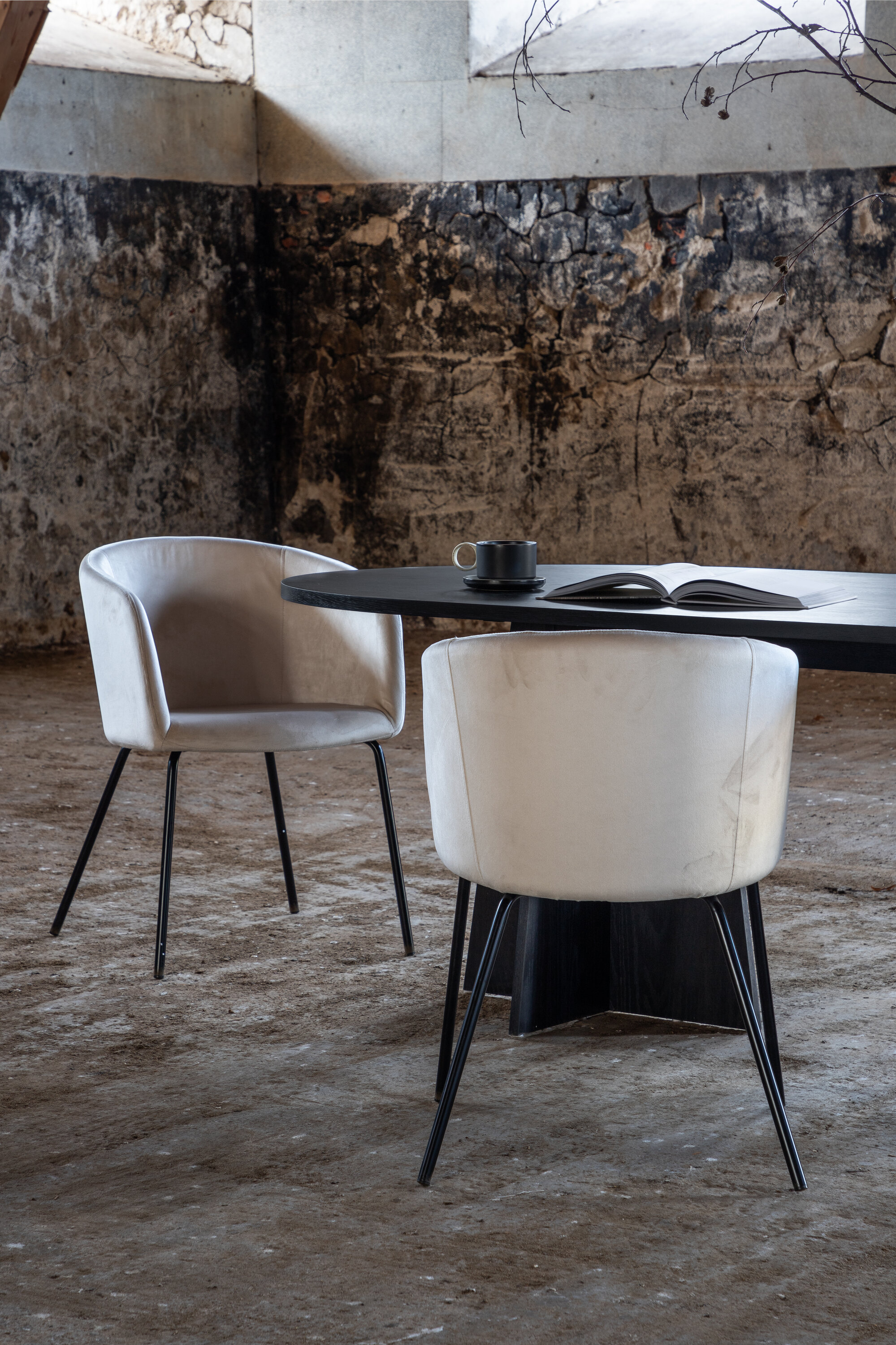 deLOHN Bootcut Ovális étkezőasztal