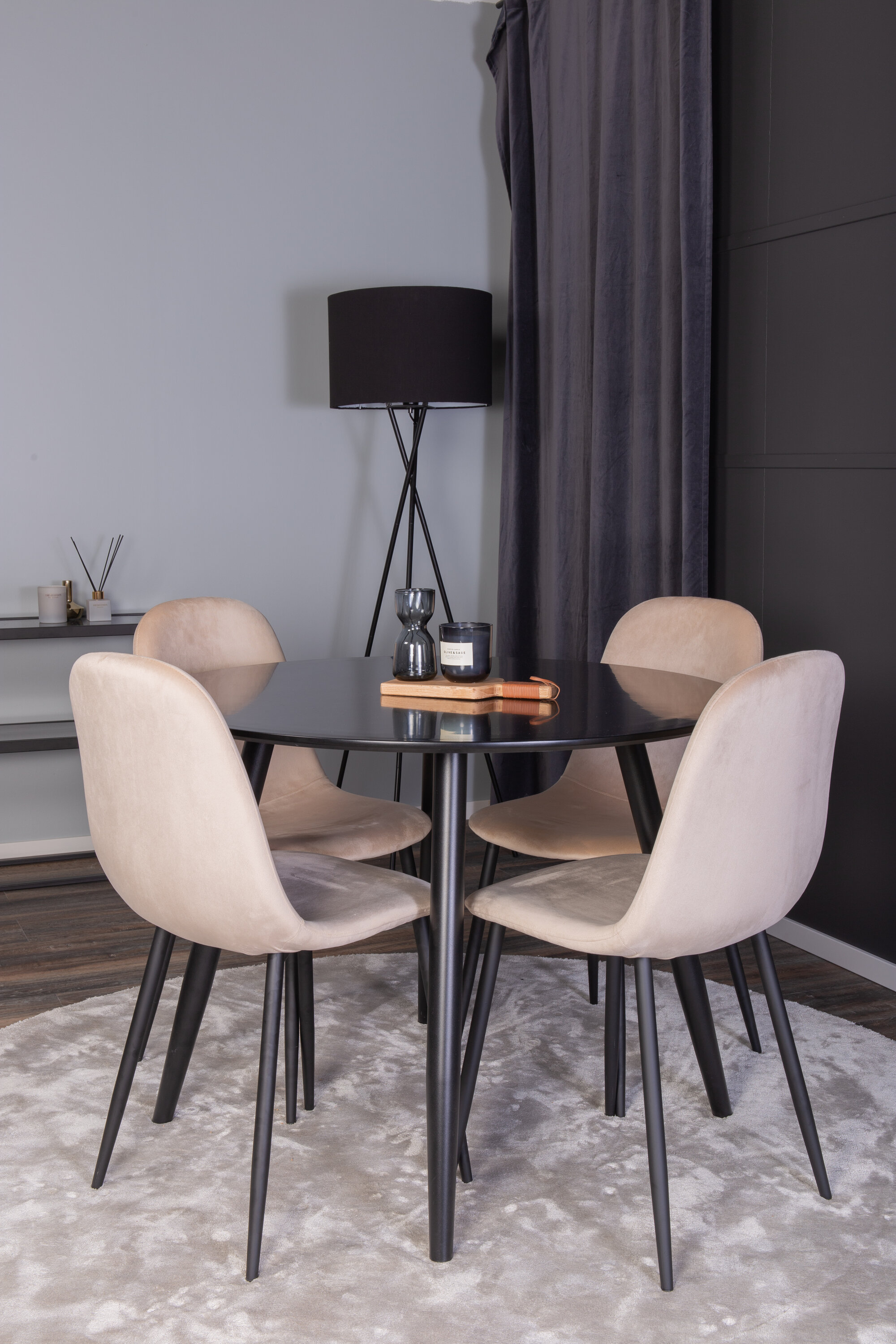 deLOHN Polar, Plaza Kör alakú étkezőgarnitúra