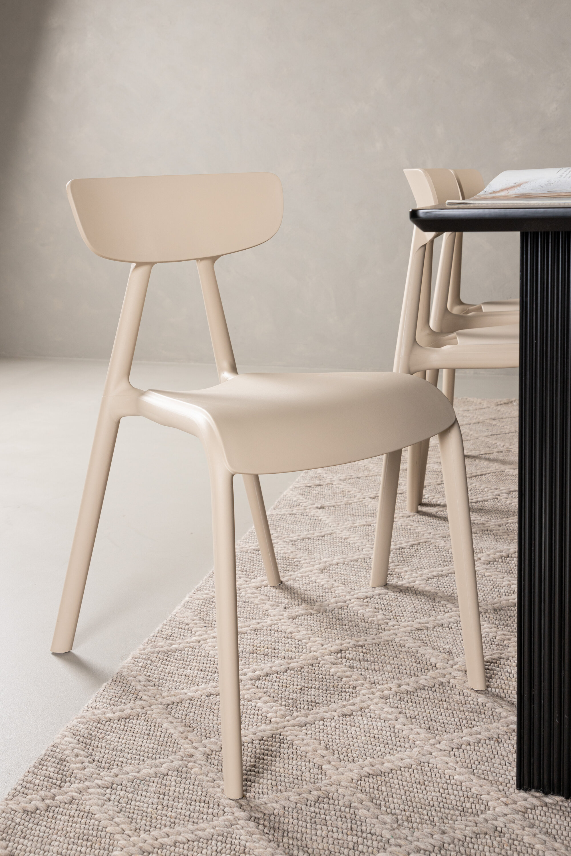 deLOHN Vail, Ursholmen Téglalap alakú étkezőgarnitúra