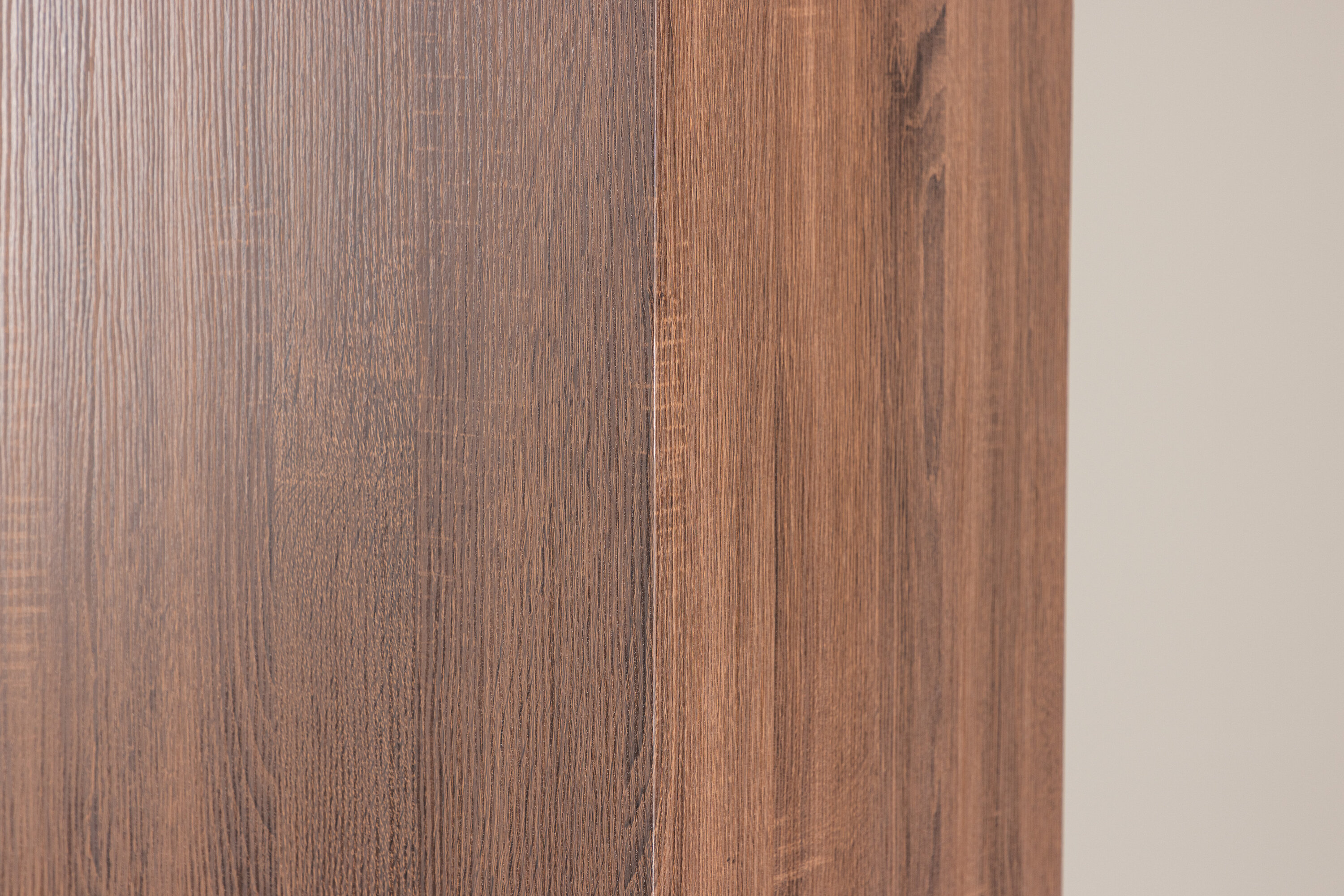 deLOHN Ramsvik Kisasztal