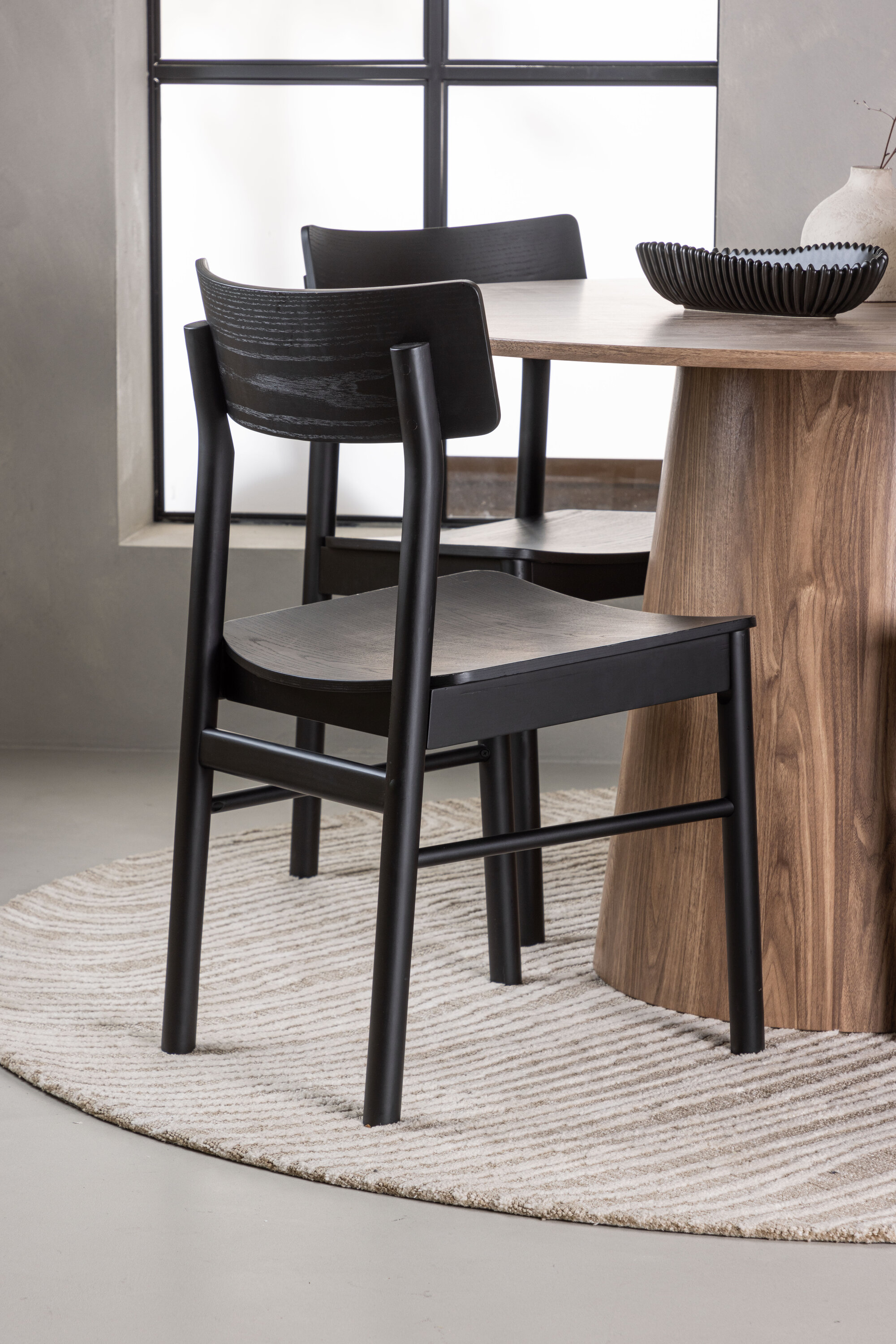 deLOHN Montros Kör alakú étkezőgarnitúra deLOHN Montros Kör alakú étkezőgarnitúra