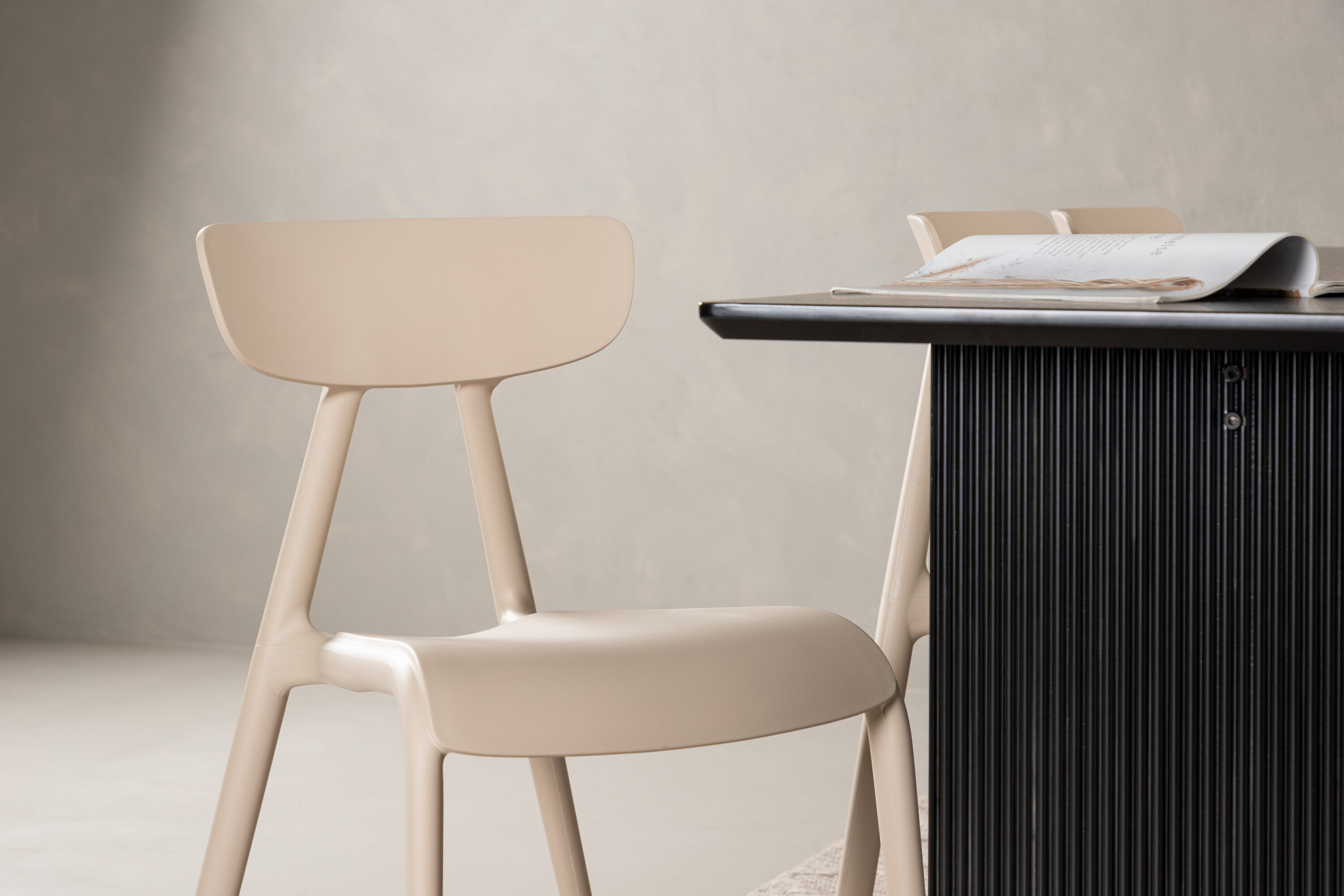 deLOHN Vail, Ursholmen Téglalap alakú étkezőgarnitúra