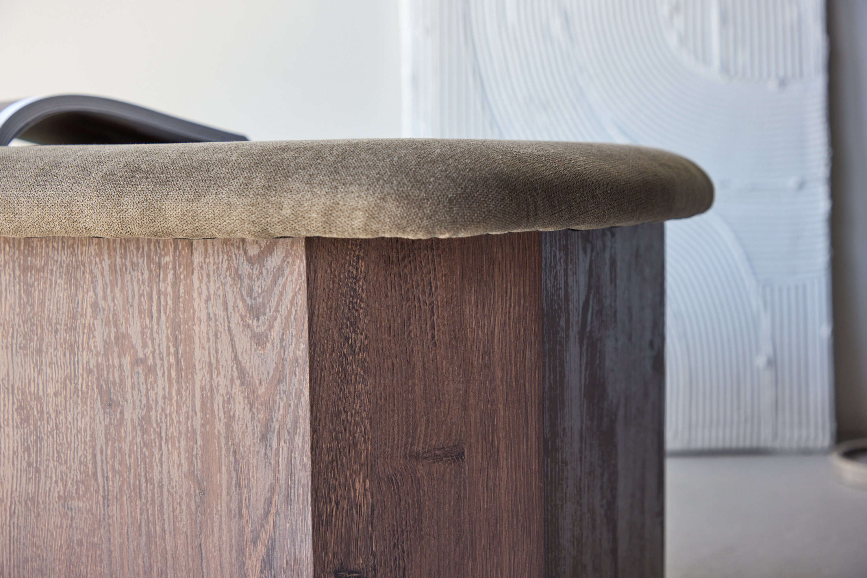 deLOHN Todd Lábtartós puff