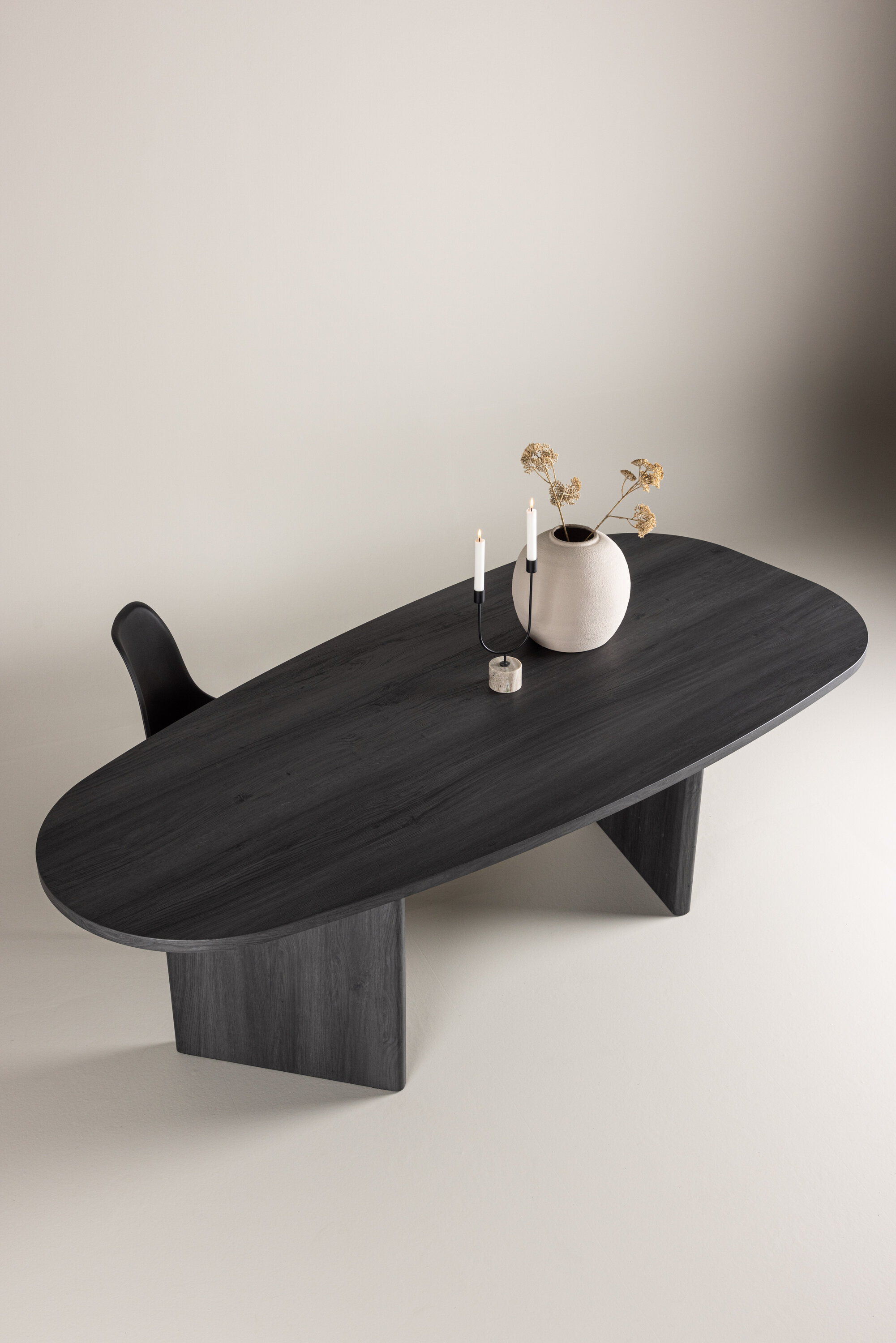 deLOHN Grönvik Ovális étkezőasztal deLOHN Grönvik Ovális étkezőasztal