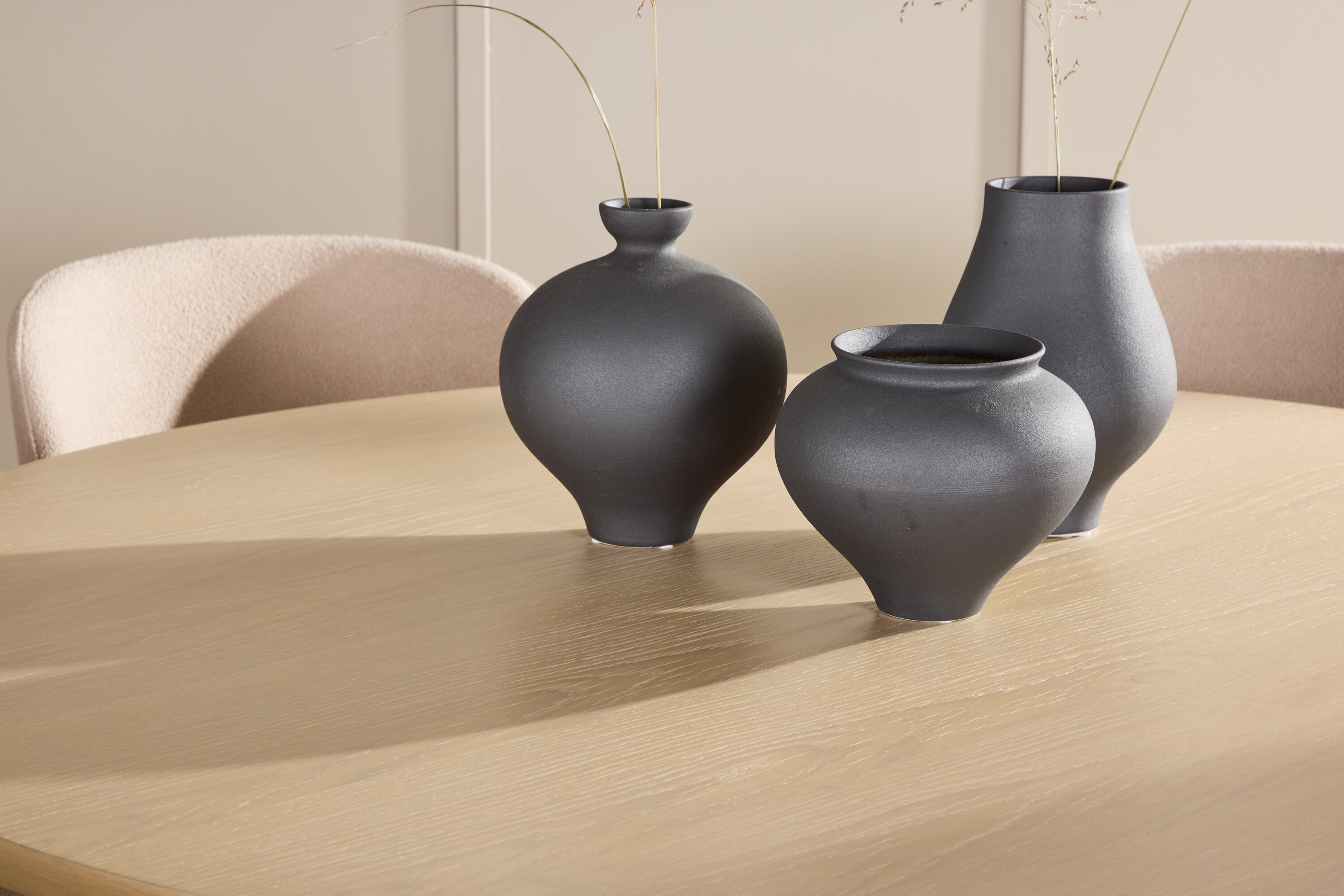 deLOHN Copenhagen, Astoria Kör alakú étkezőgarnitúra