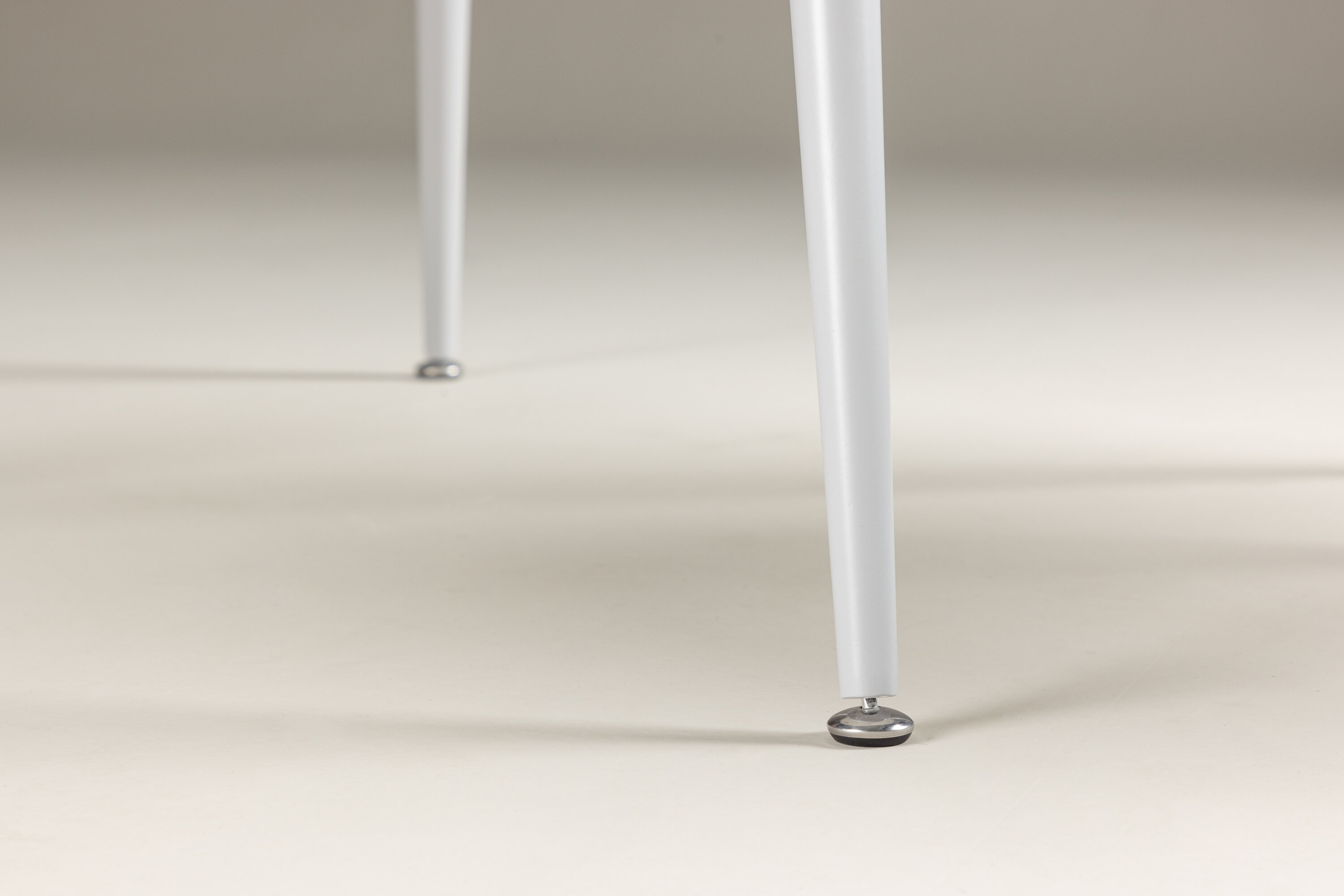 deLOHN Plaza Kerek étkezőasztal deLOHN Plaza Kerek étkezőasztal