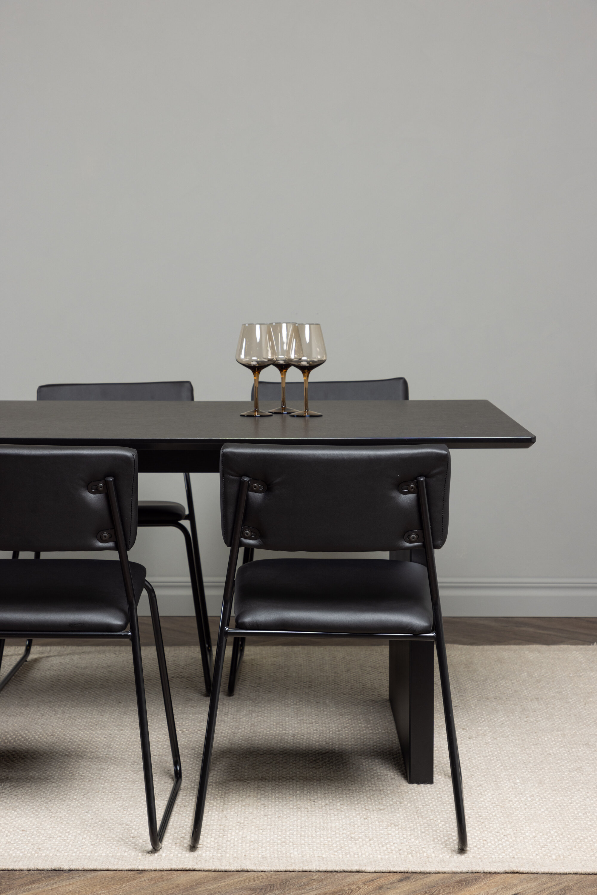 deLOHN Vail, Kenth Téglalap alakú étkezőgarnitúra