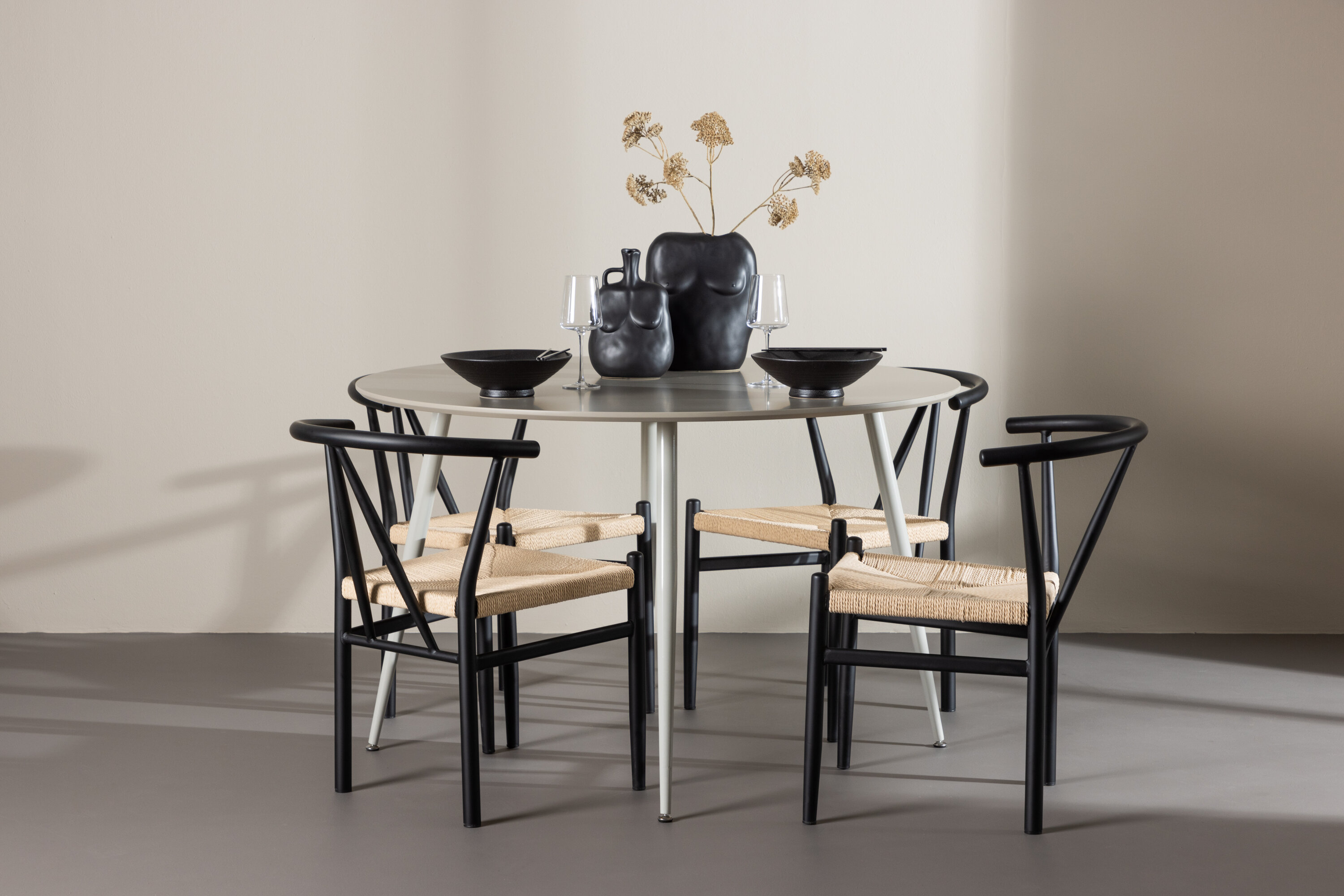 deLOHN Plaza, Alfons Kör alakú étkezőgarnitúra deLOHN Plaza, Alfons Kör alakú étkezőgarnitúra