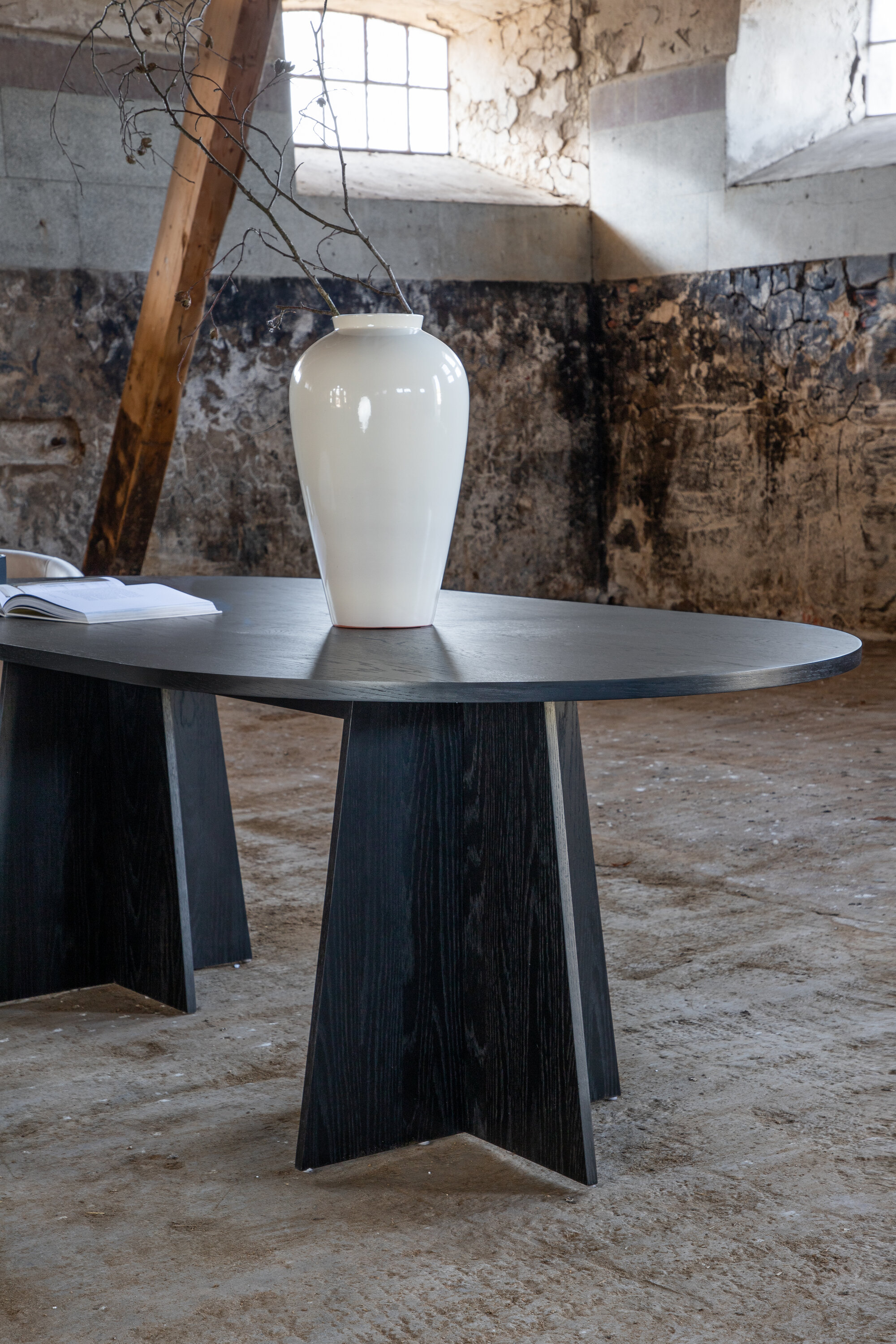 deLOHN Bootcut Ovális étkezőasztal