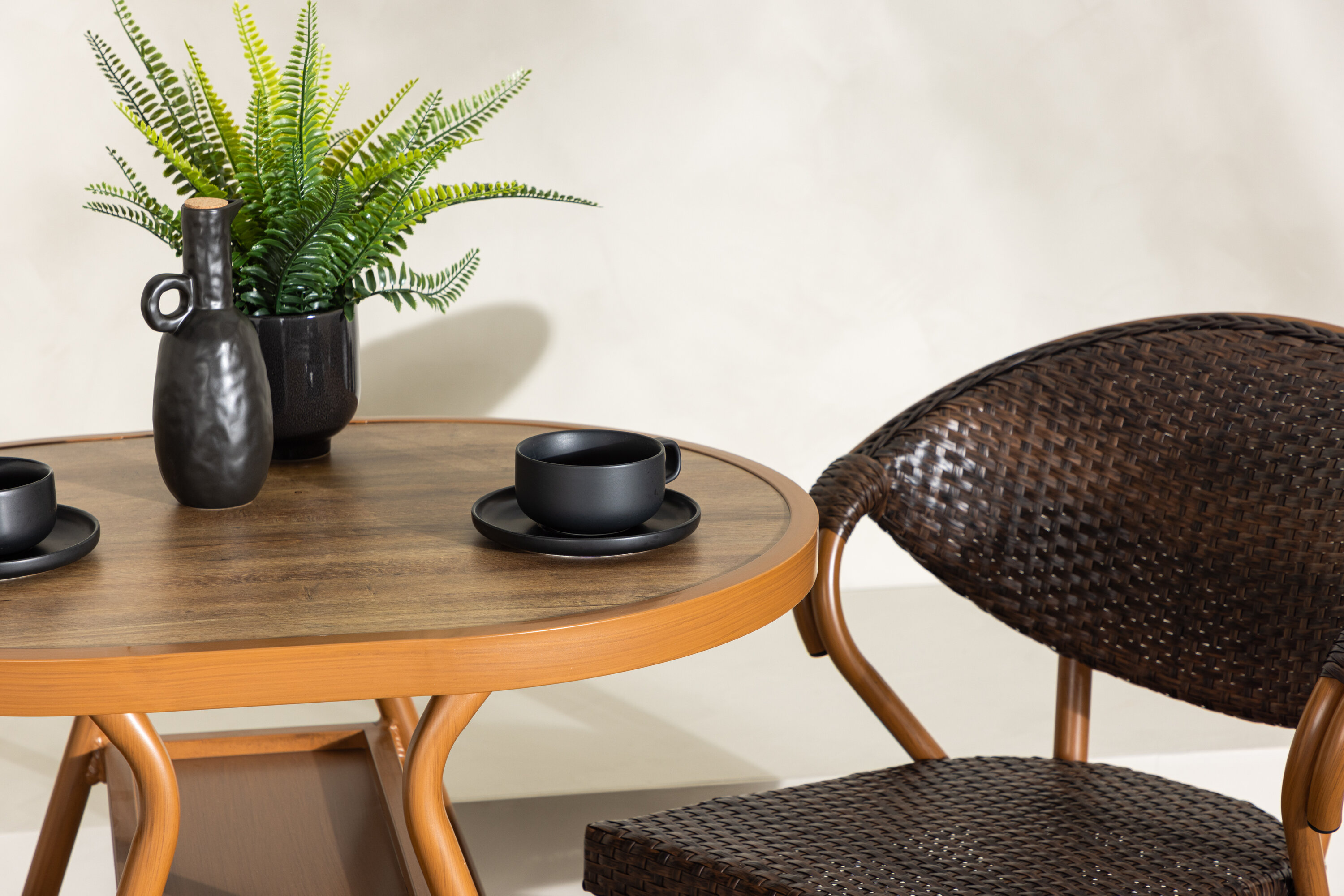 deLOHN Abrantes Kávéházi garnitúra