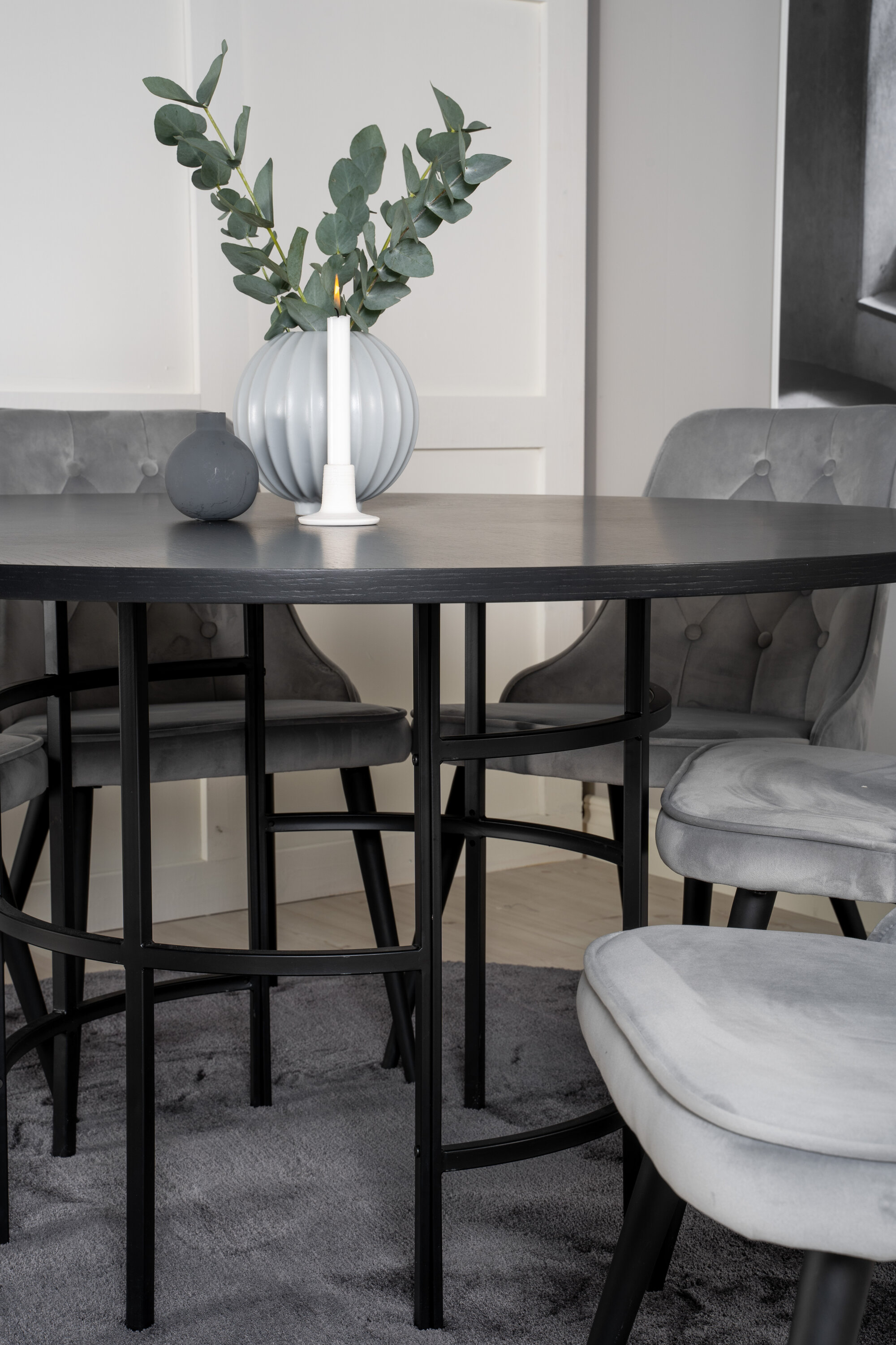 deLOHN Copenhagen, Velvet Deluxe Kör alakú étkezőgarnitúra deLOHN Copenhagen, Velvet Deluxe Kör alakú étkezőgarnitúra