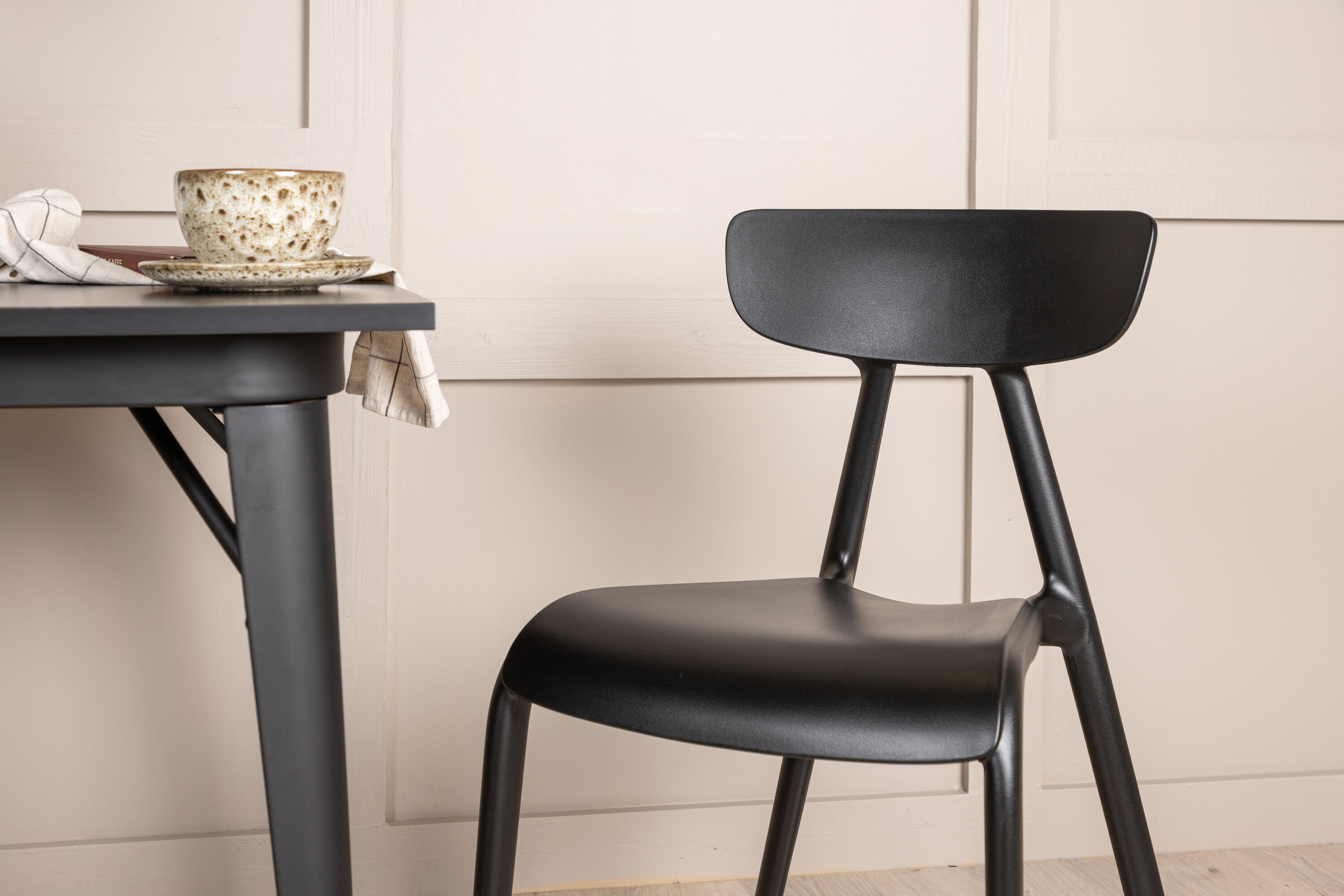 deLOHN Tempe, Ursholmen Téglalap alakú étkezőgarnitúra