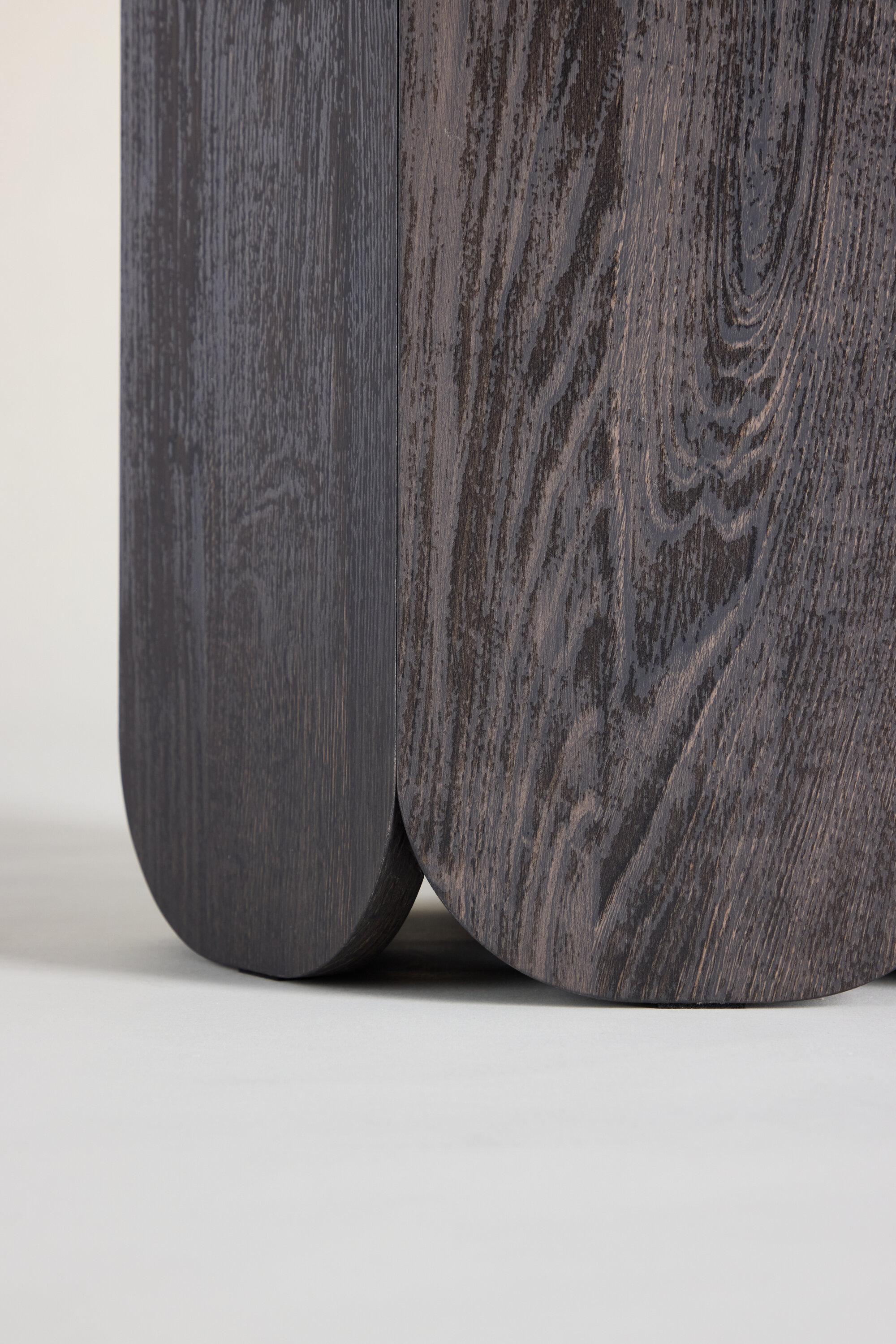 deLOHN Tekla Dohányzóasztal