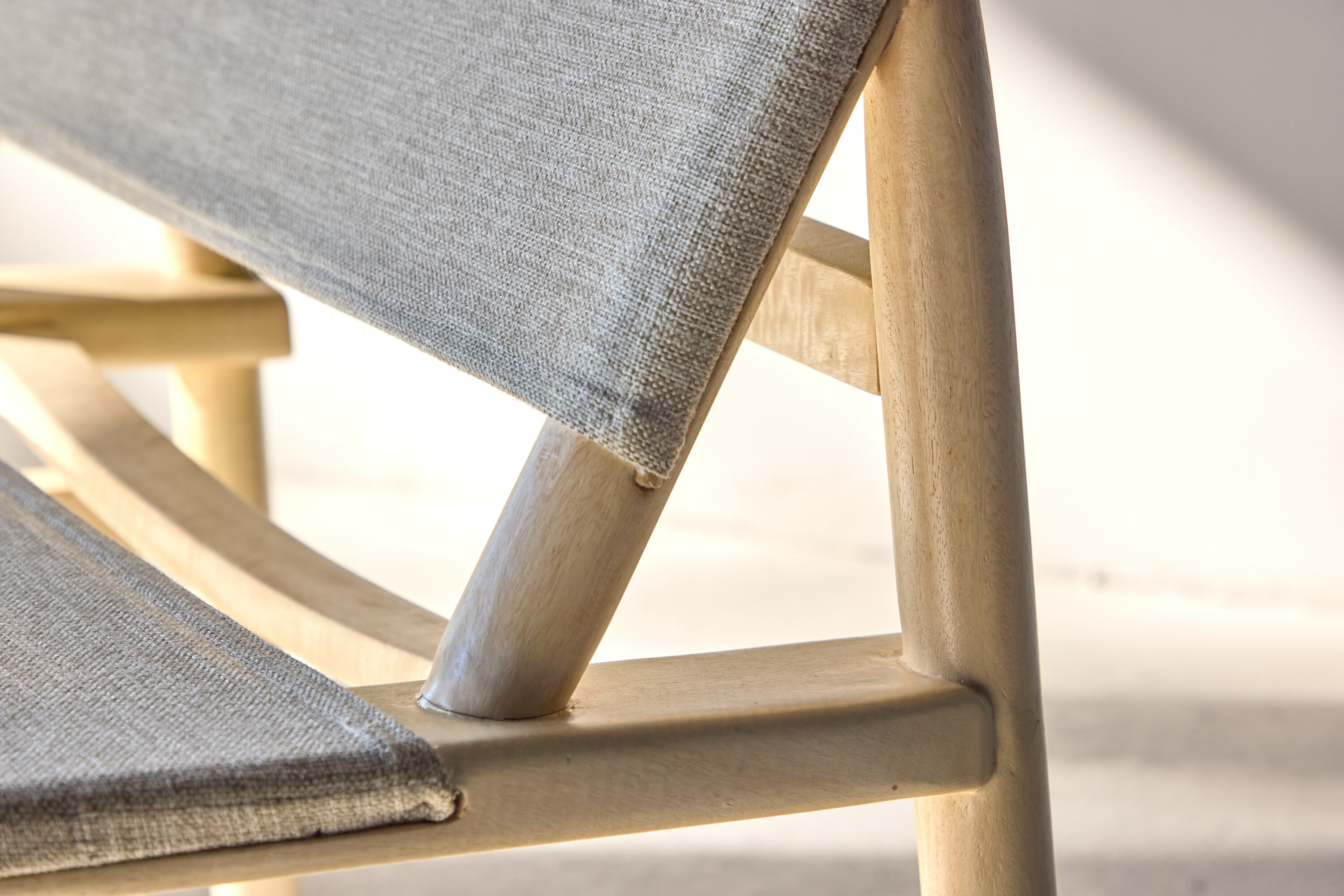 deLOHN Millo Nyugágy szék