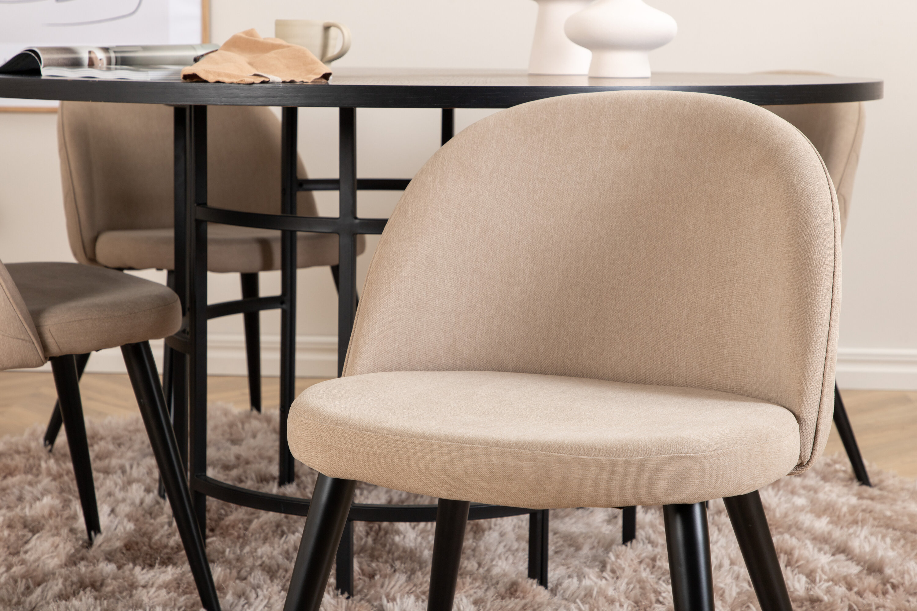 deLOHN Copenhagen, Velvet Kör alakú étkezőgarnitúra deLOHN Copenhagen, Velvet Kör alakú étkezőgarnitúra