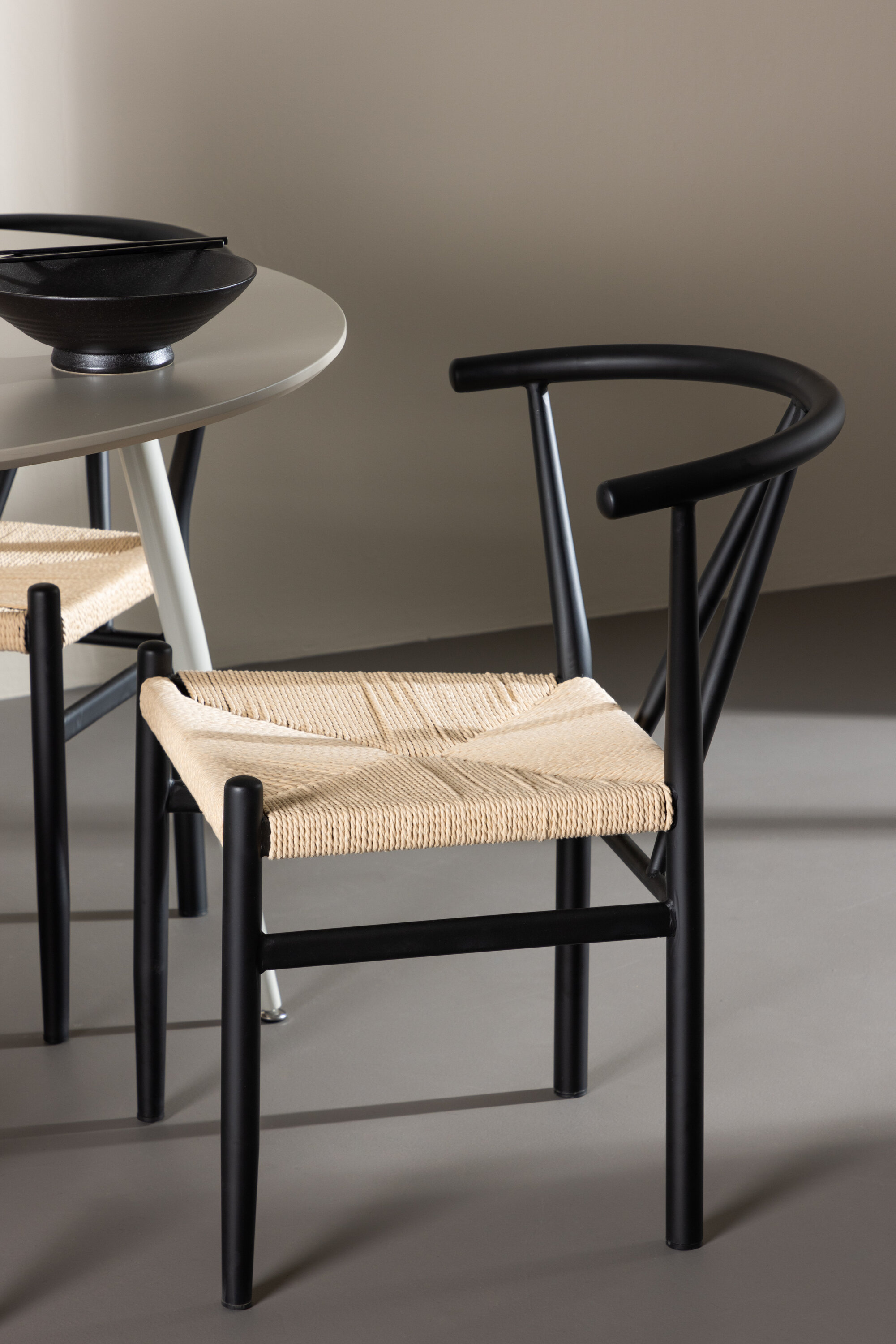 deLOHN Plaza, Alfons Kör alakú étkezőgarnitúra deLOHN Plaza, Alfons Kör alakú étkezőgarnitúra