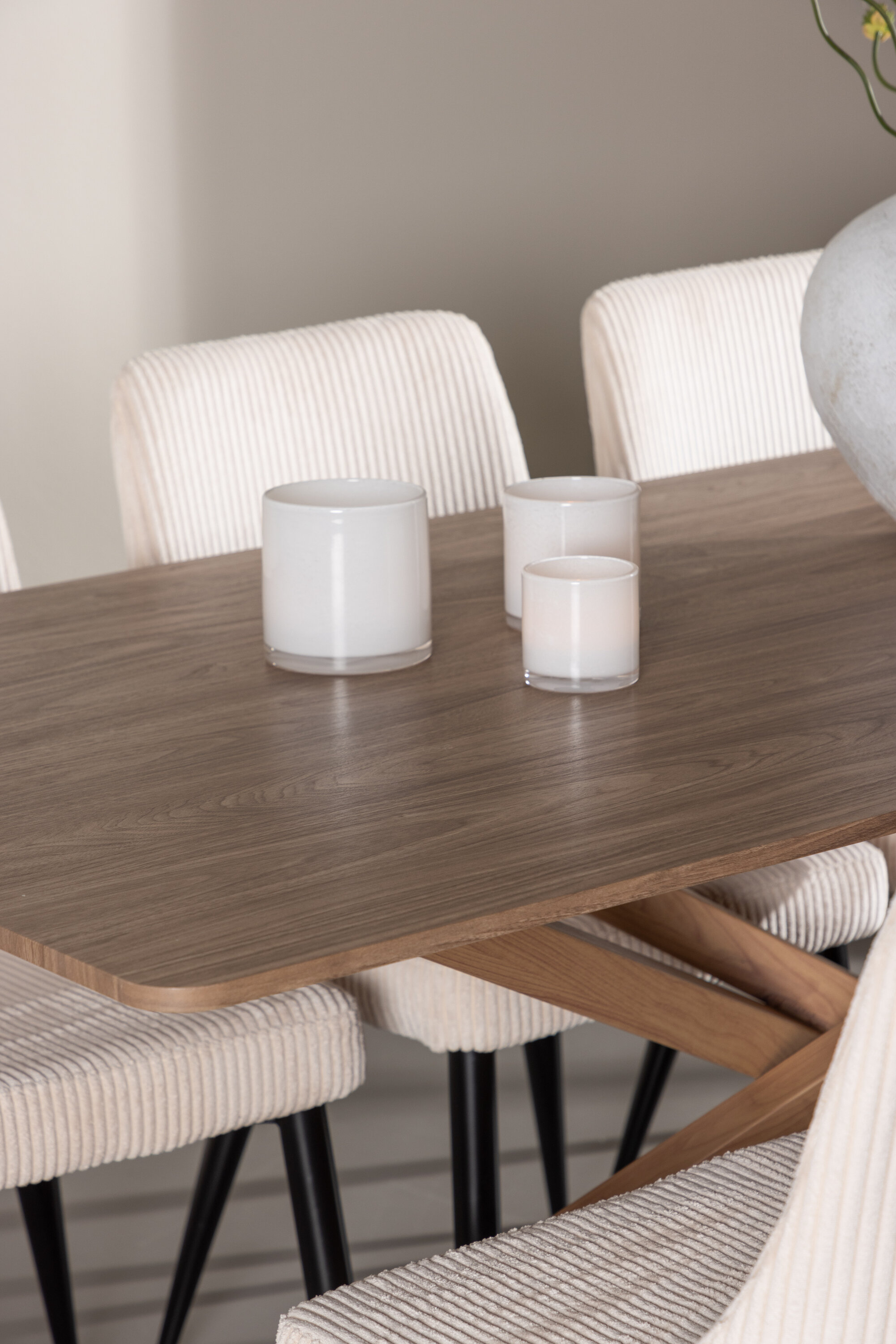 deLOHN Piazza, Leone Téglalap alakú étkezőgarnitúra