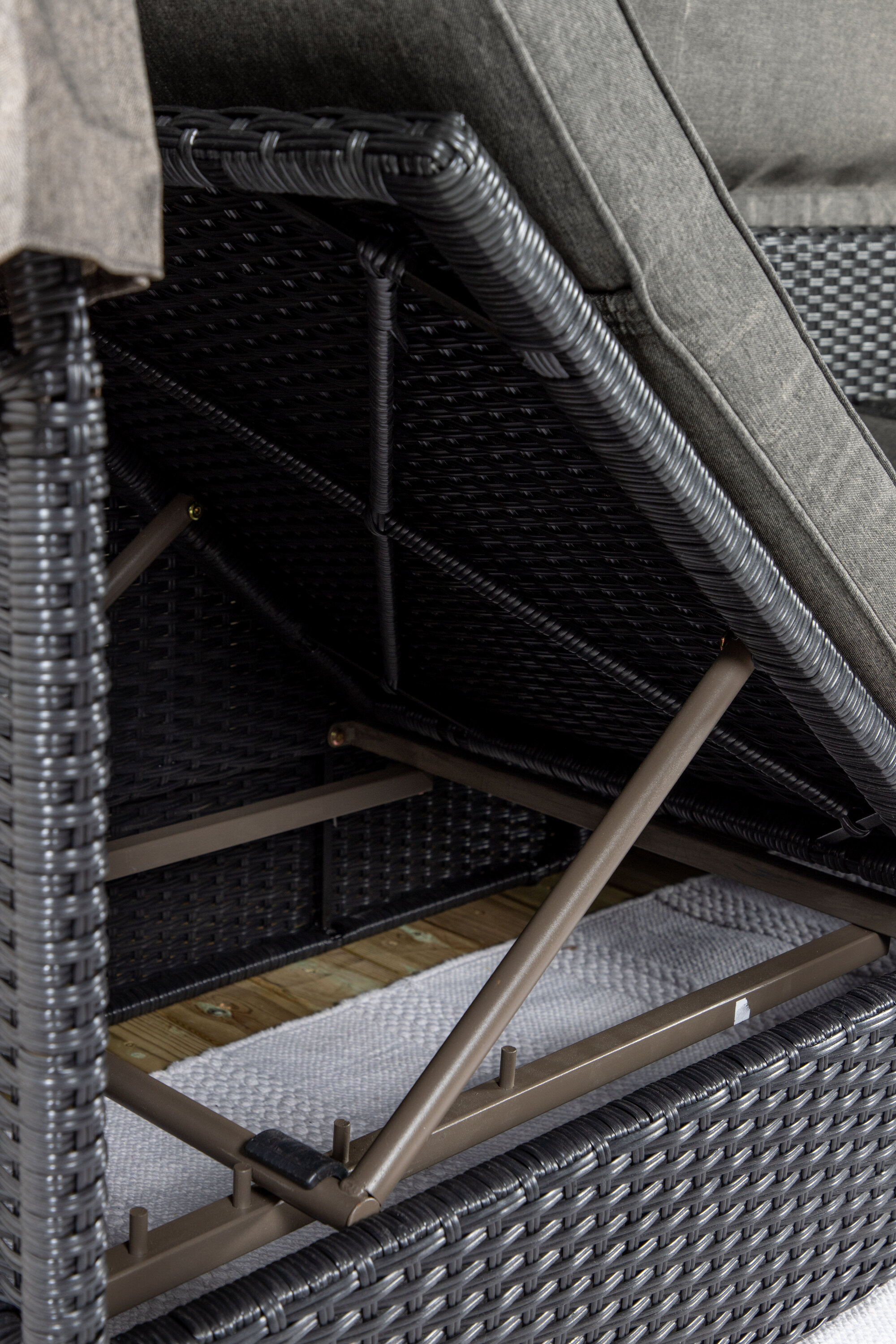 deLOHN Nopy Napozóágy